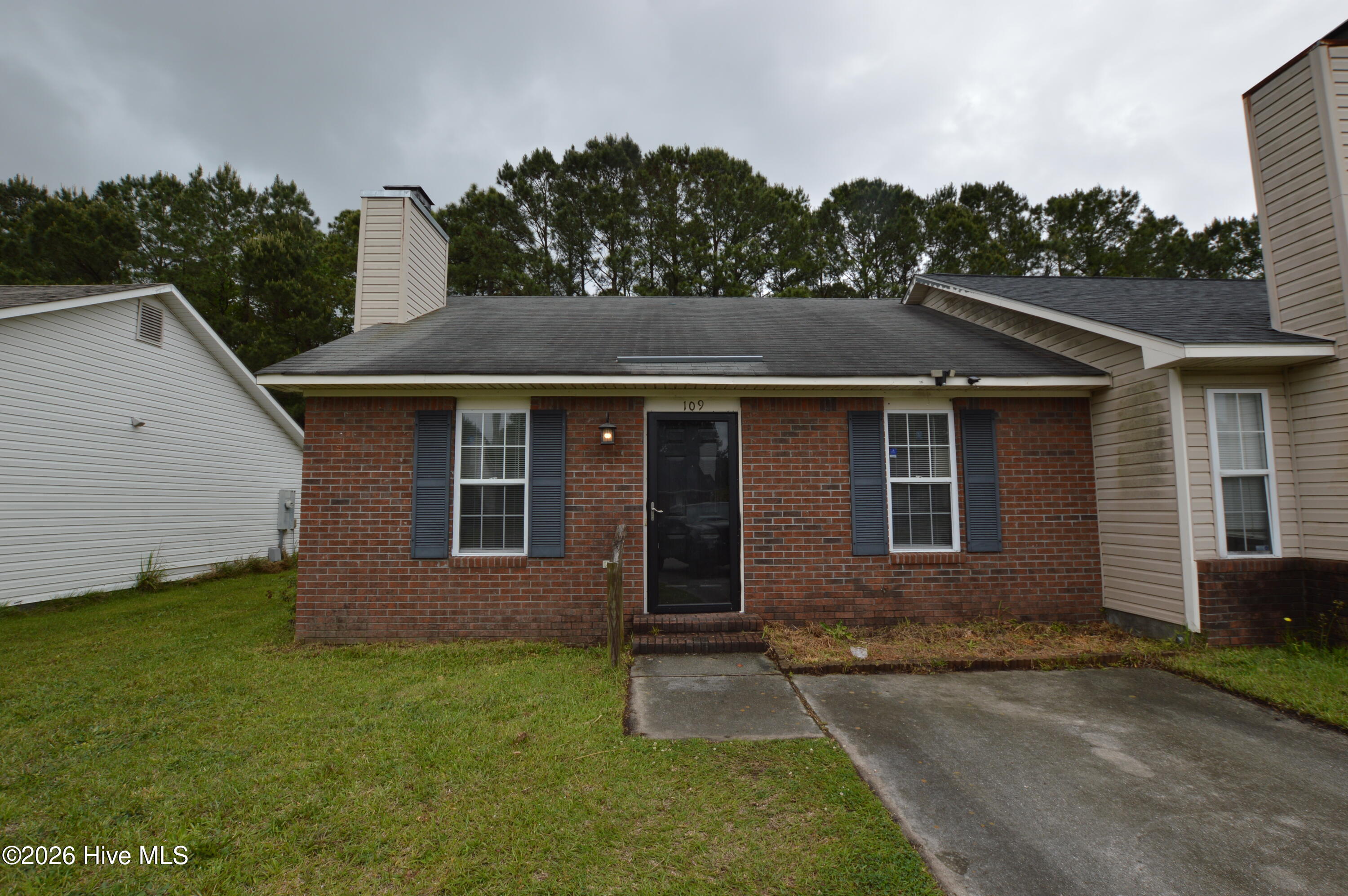 109 Live Oak Court,Midway Park