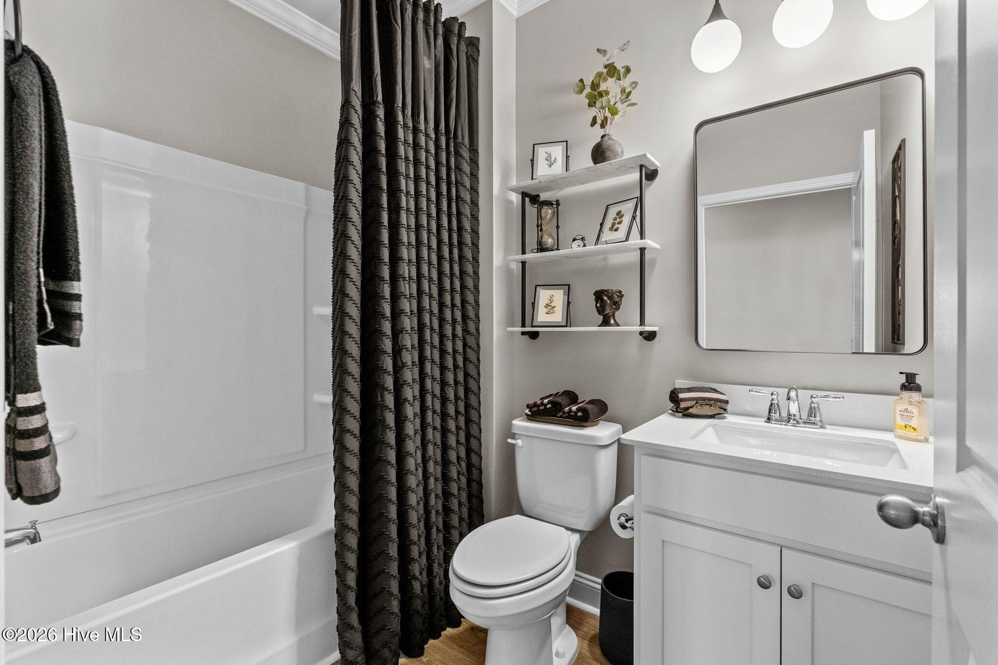 100562050 | Photo 15