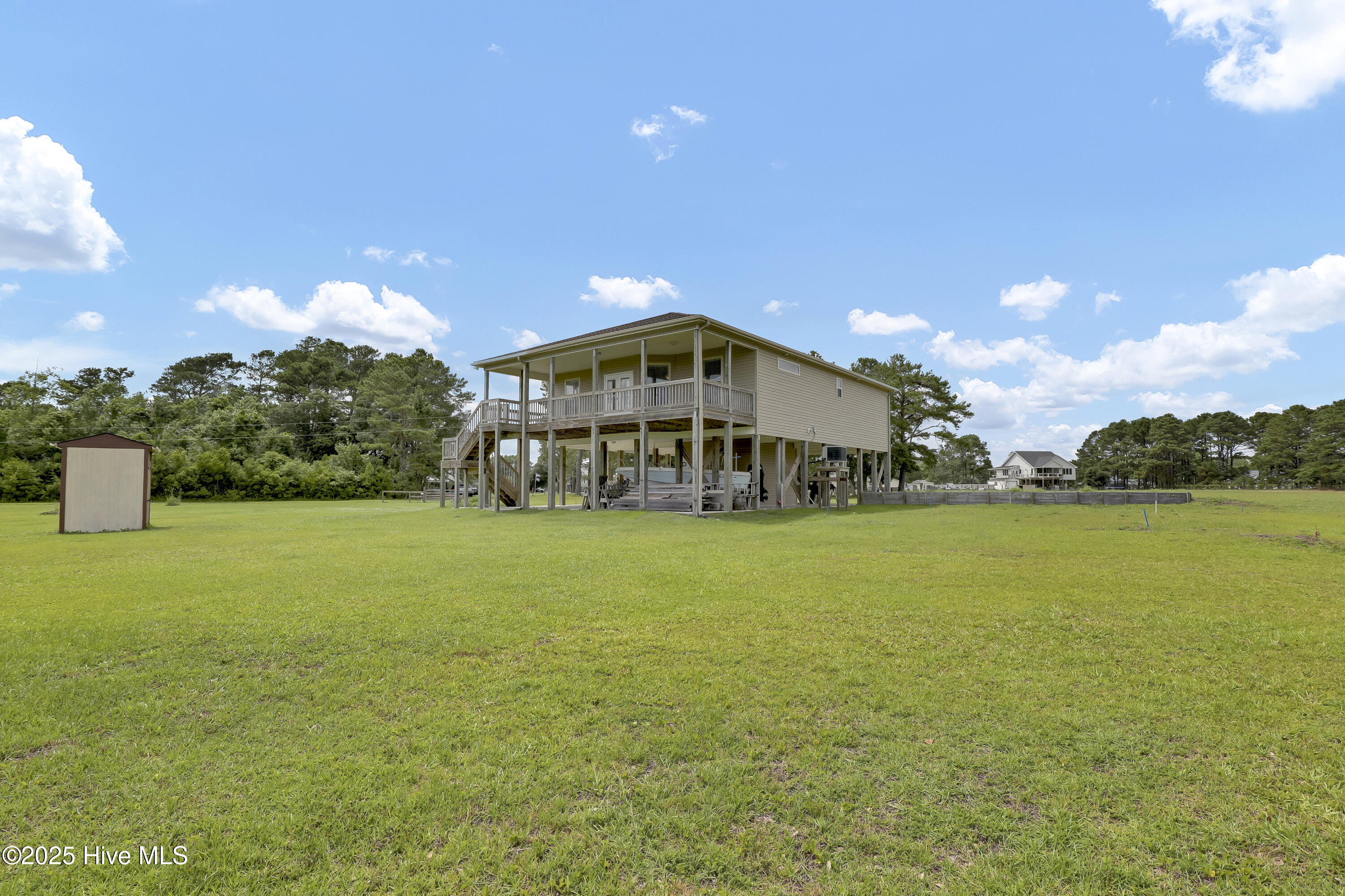 100511800 | Photo 16