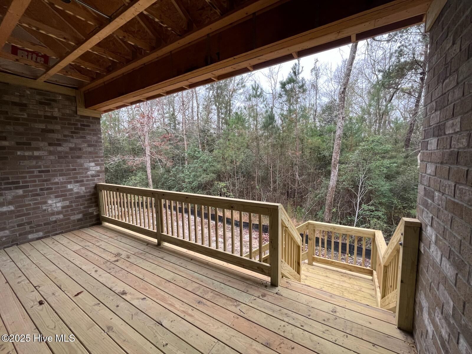 100527021 | Photo 27