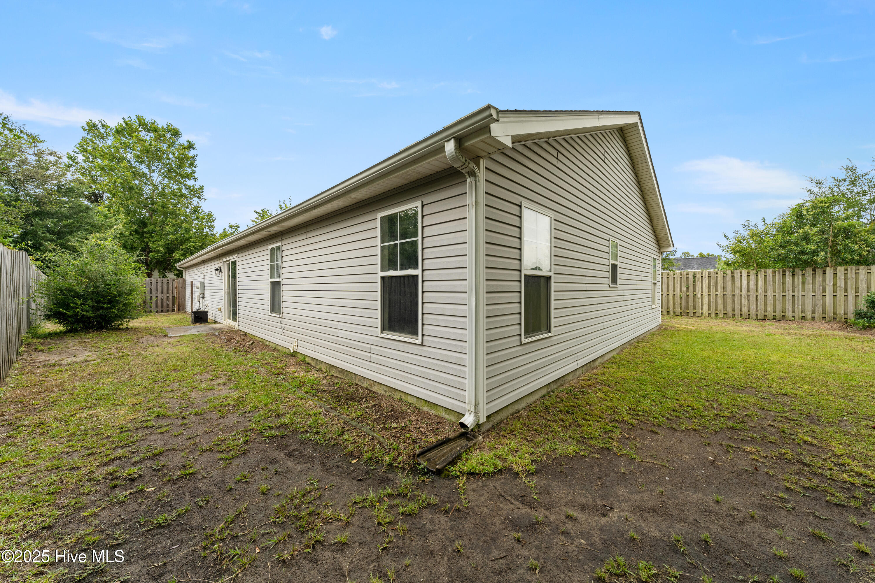 100521193 | Photo 22