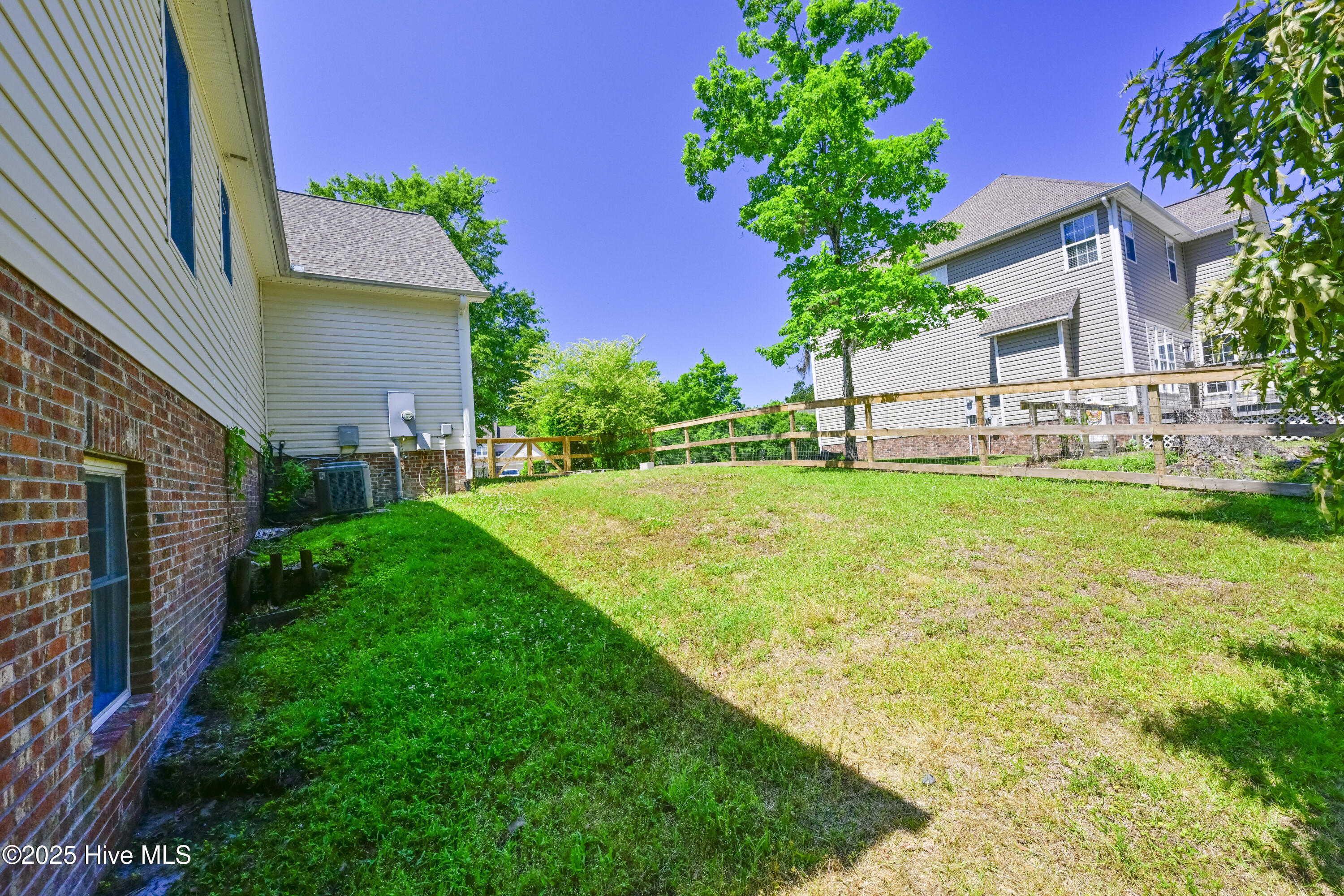 100523766 | Photo 74