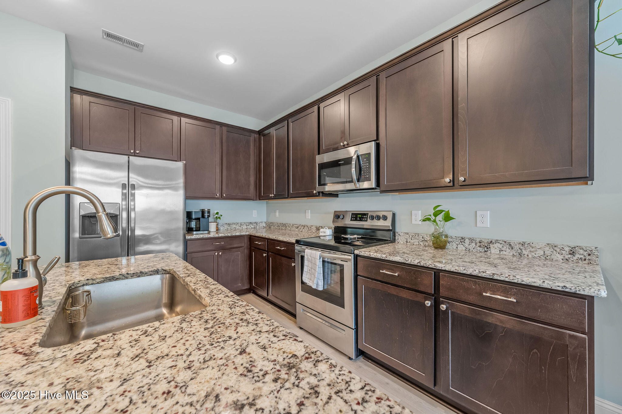 100513272 | Photo 10