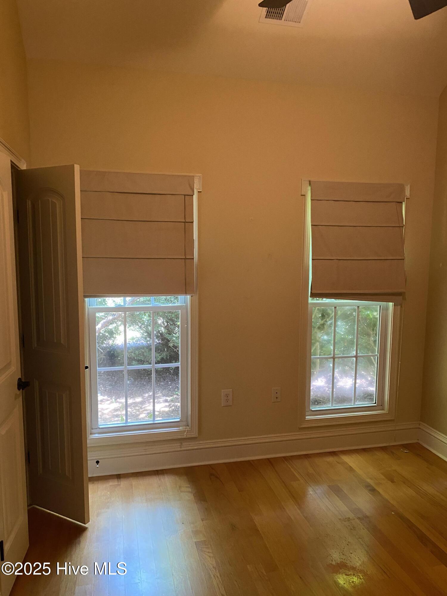 100520083 | Photo 30