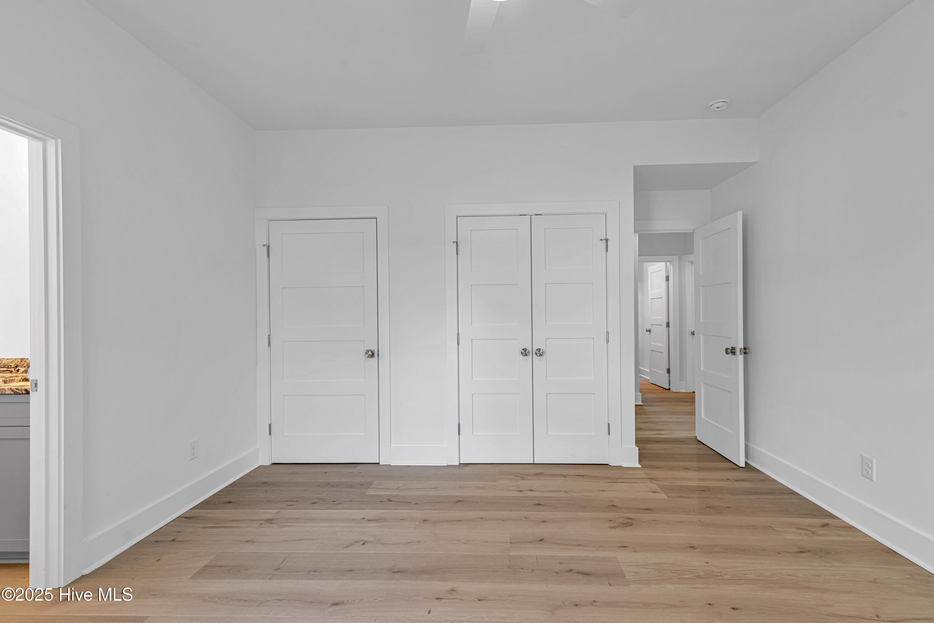 100542674 | Photo 42