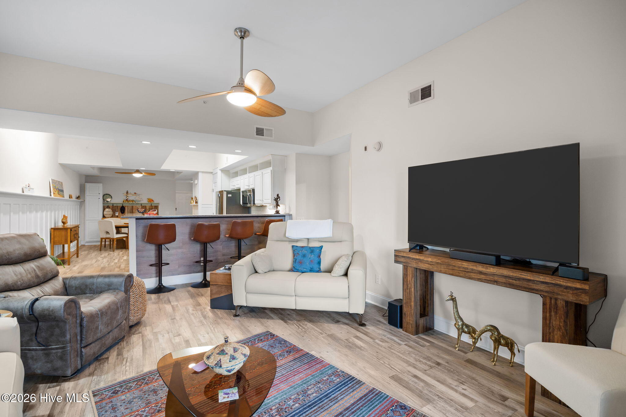 100558895 | Photo 18