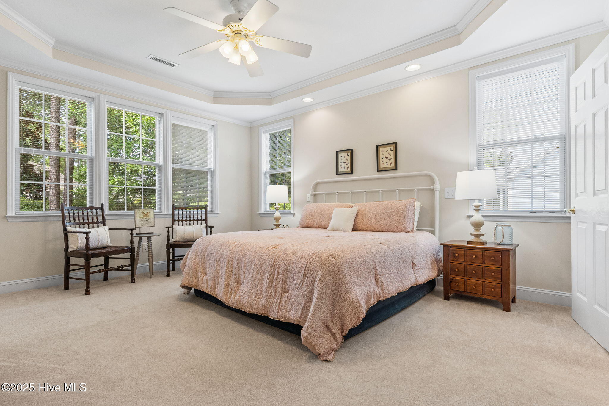 100523861 | Photo 21