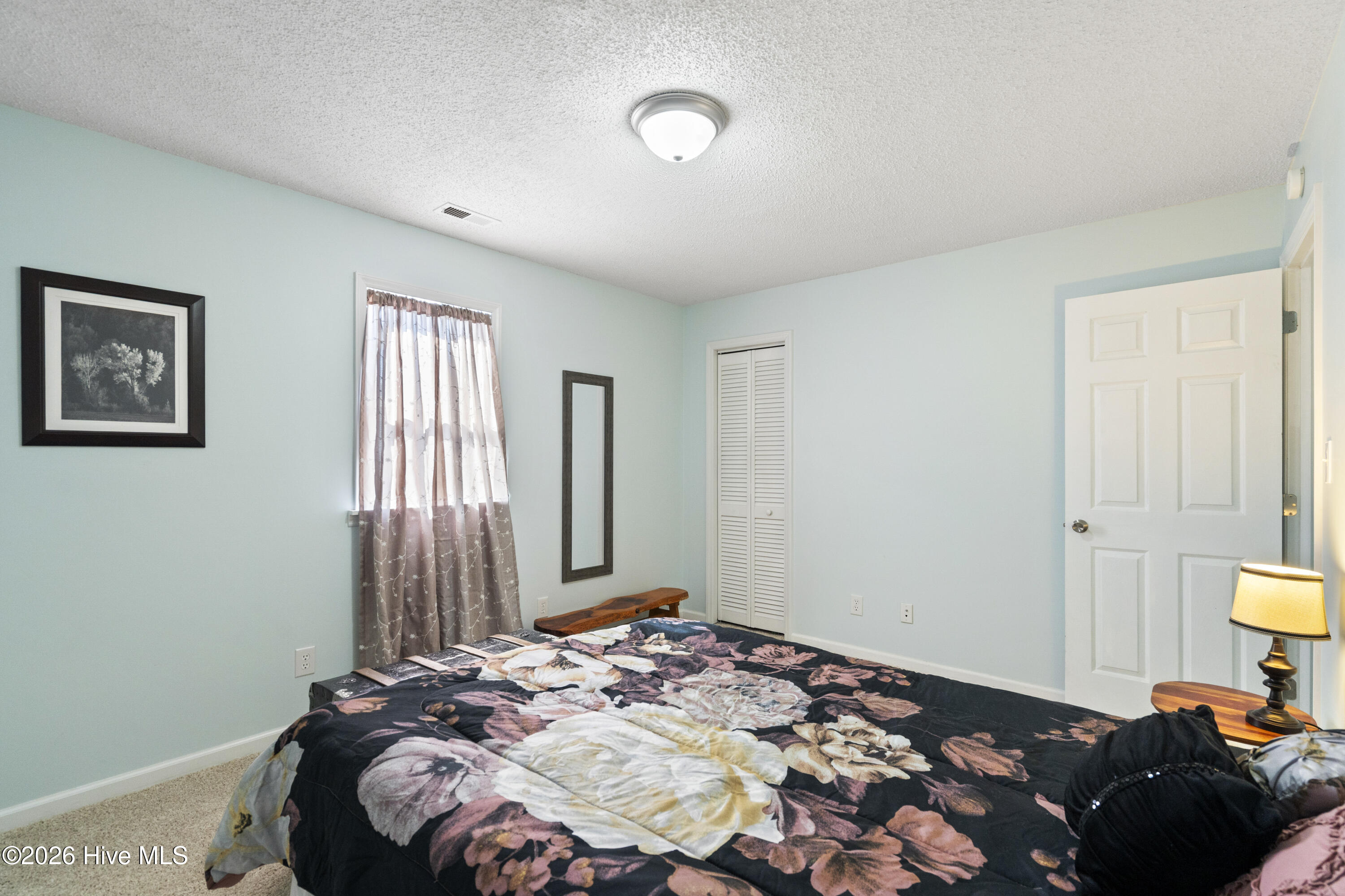 100553037 | Photo 26