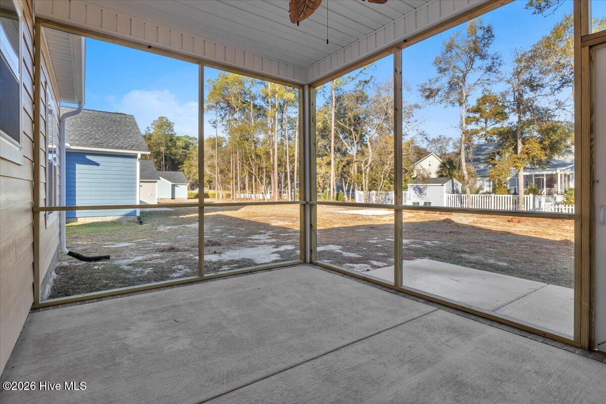 100551453 | Photo 32