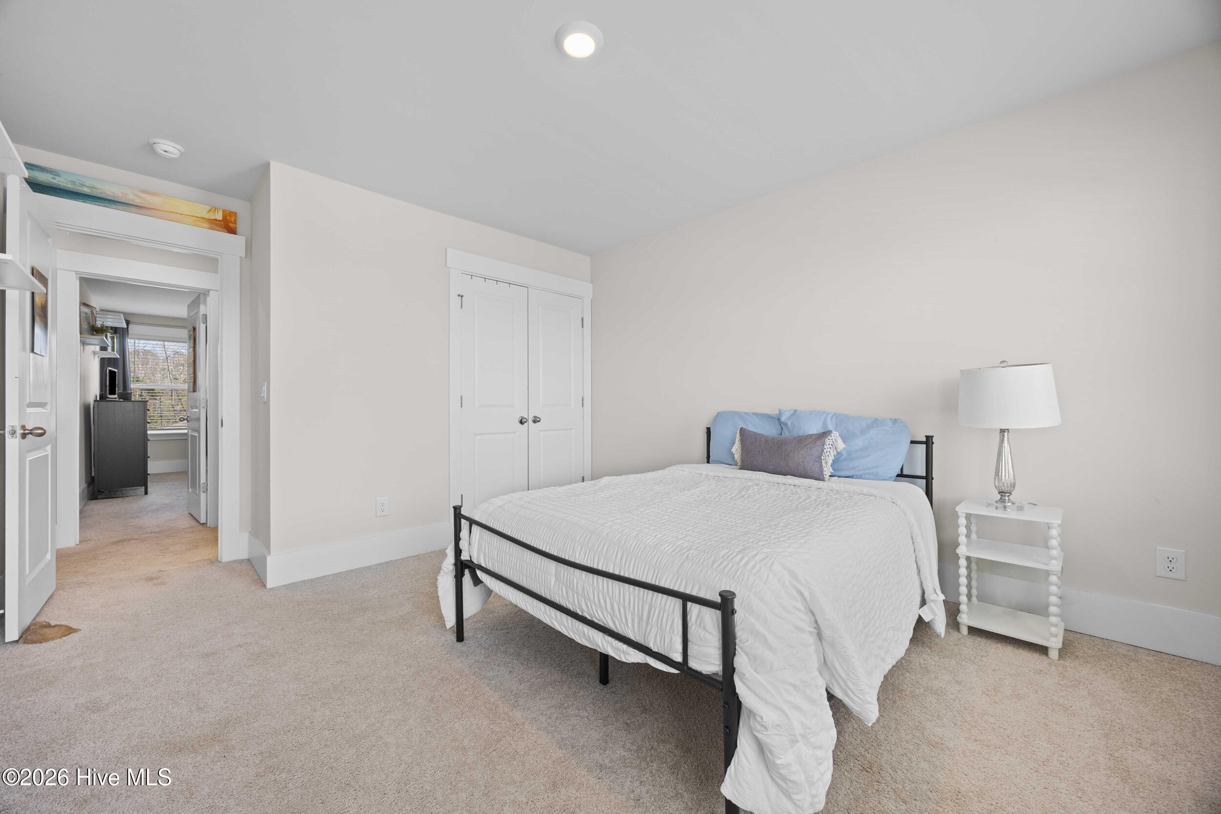 100561686 | Photo 35