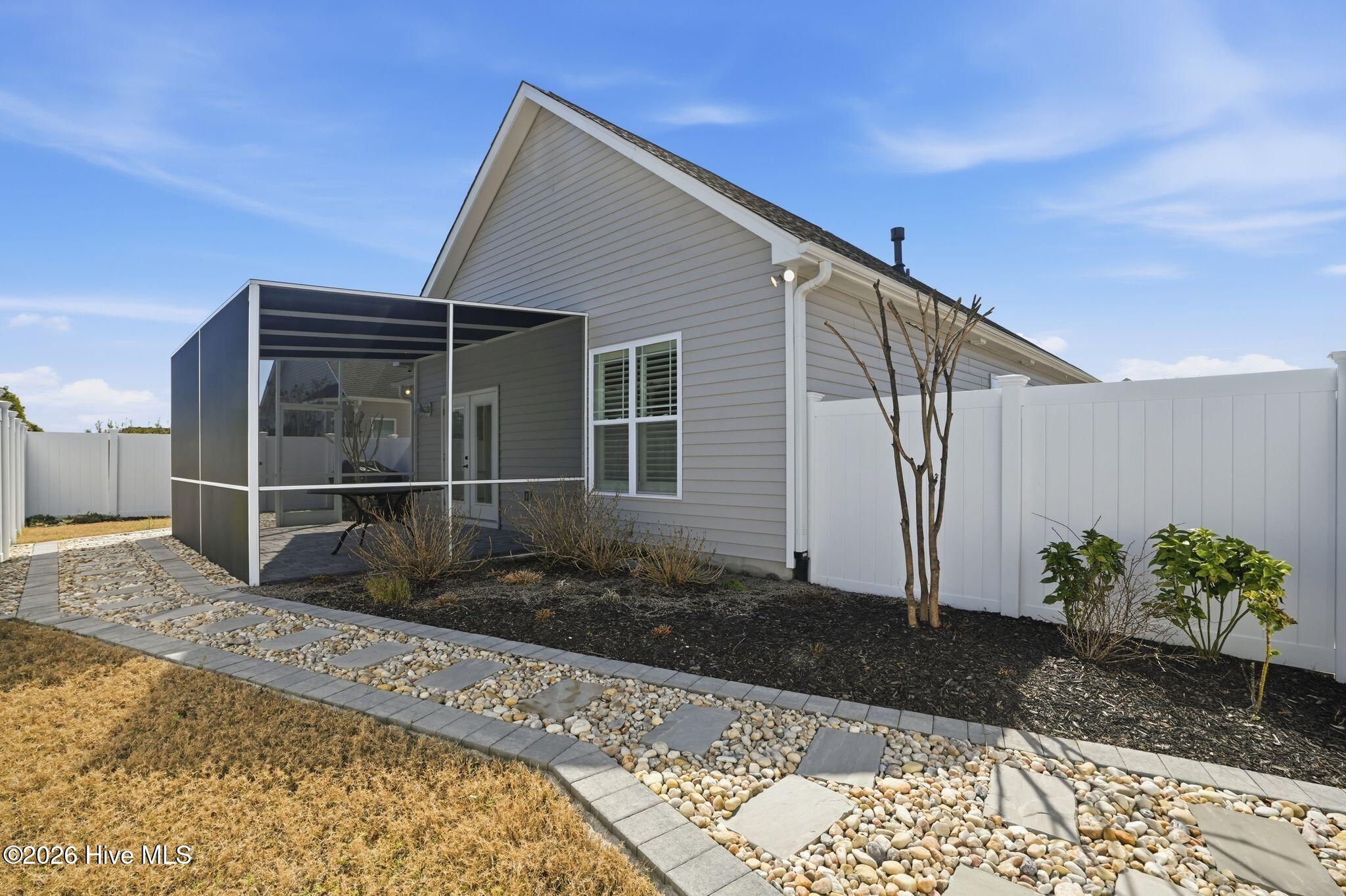 100559439 | Photo 73