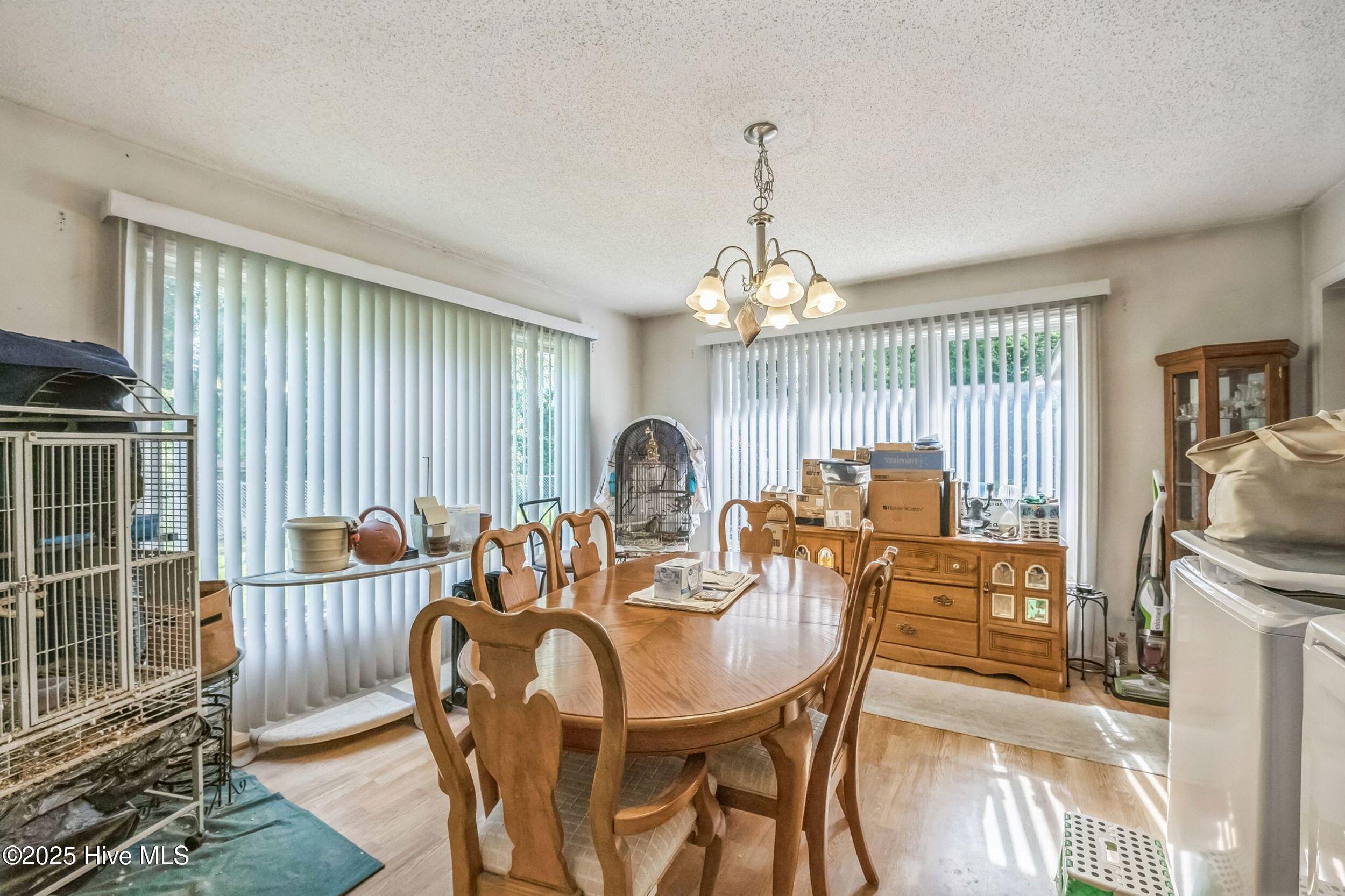 100507183 | Photo 49