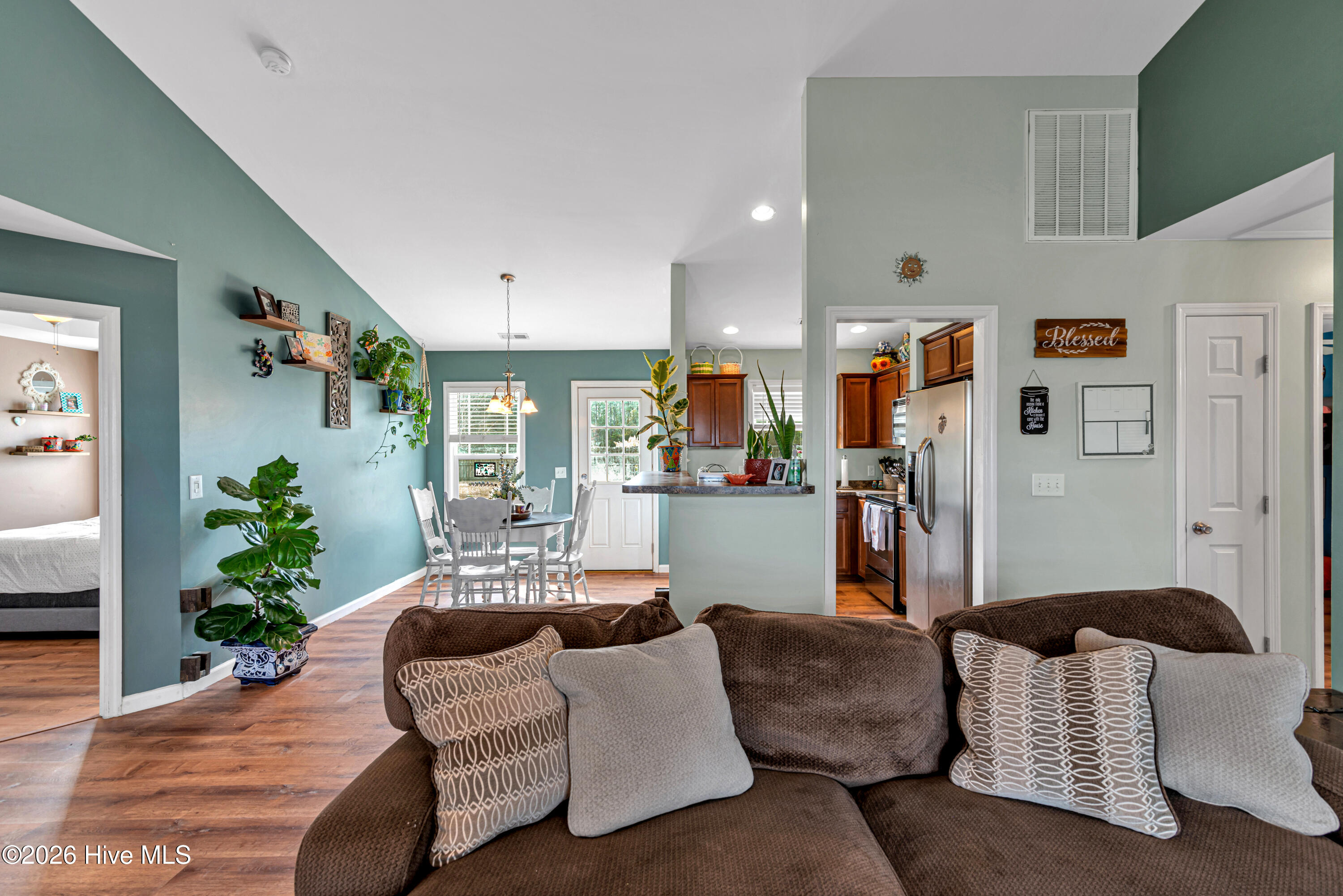 100558524 | Photo 12