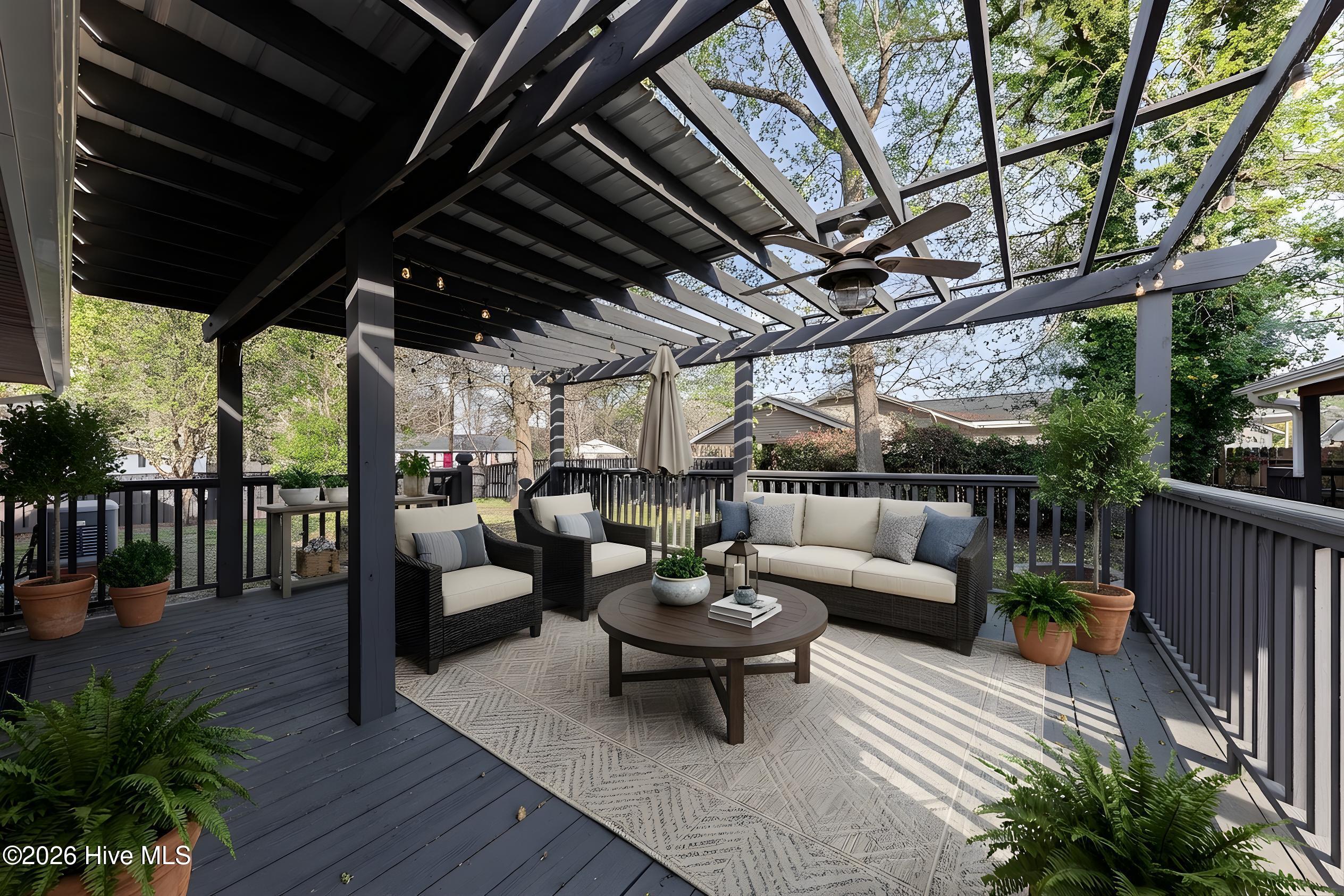 100563981 | Photo 46