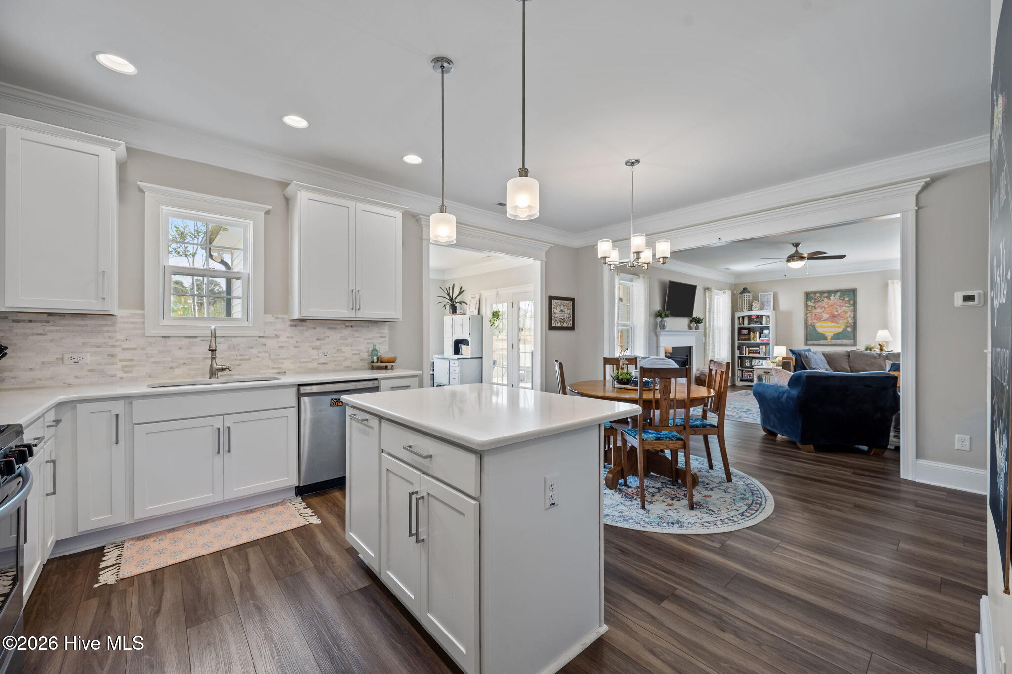 100564361 | Photo 16