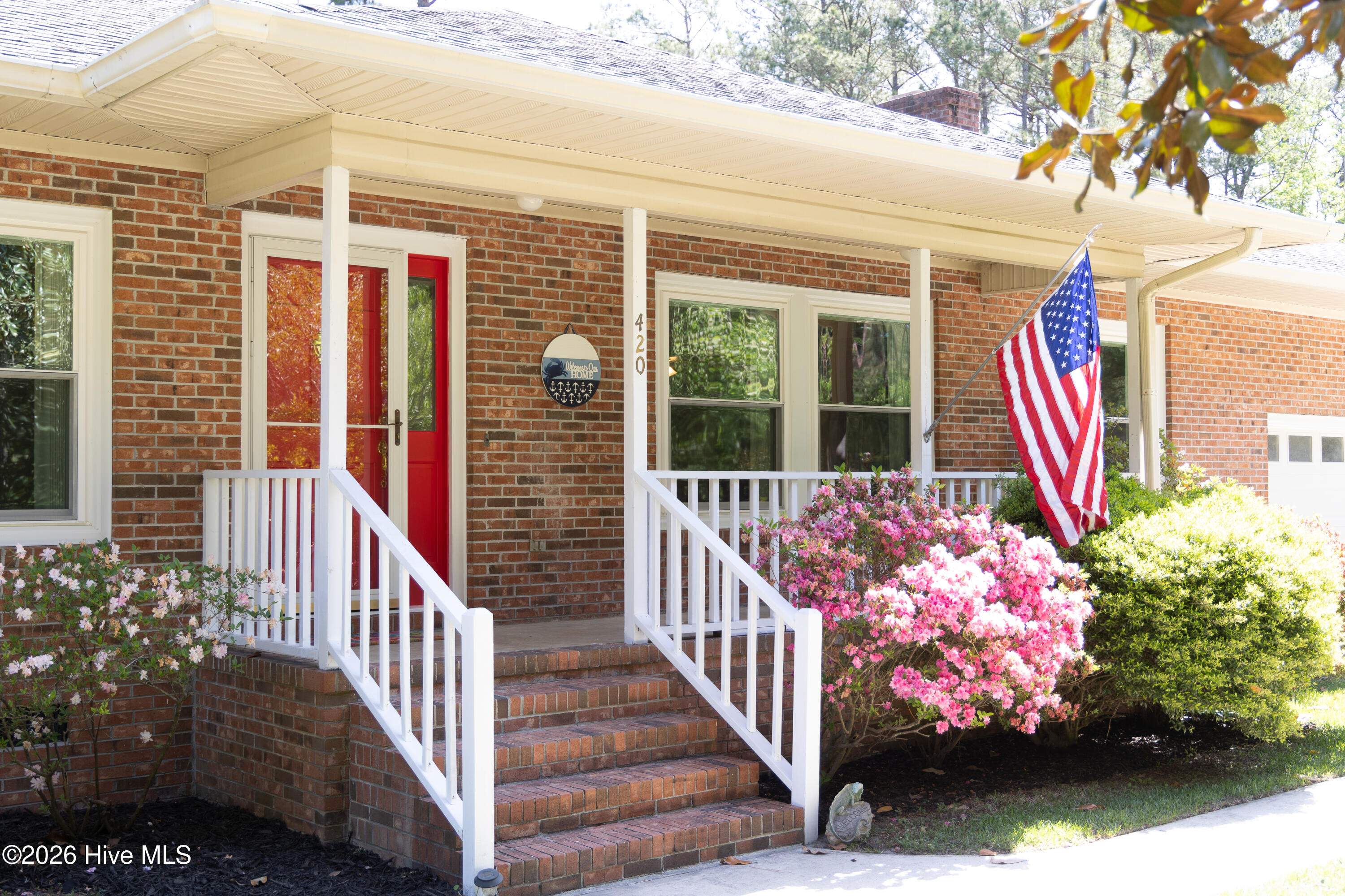 100569275 | Photo 38