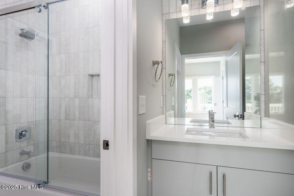 100514508 | Photo 62