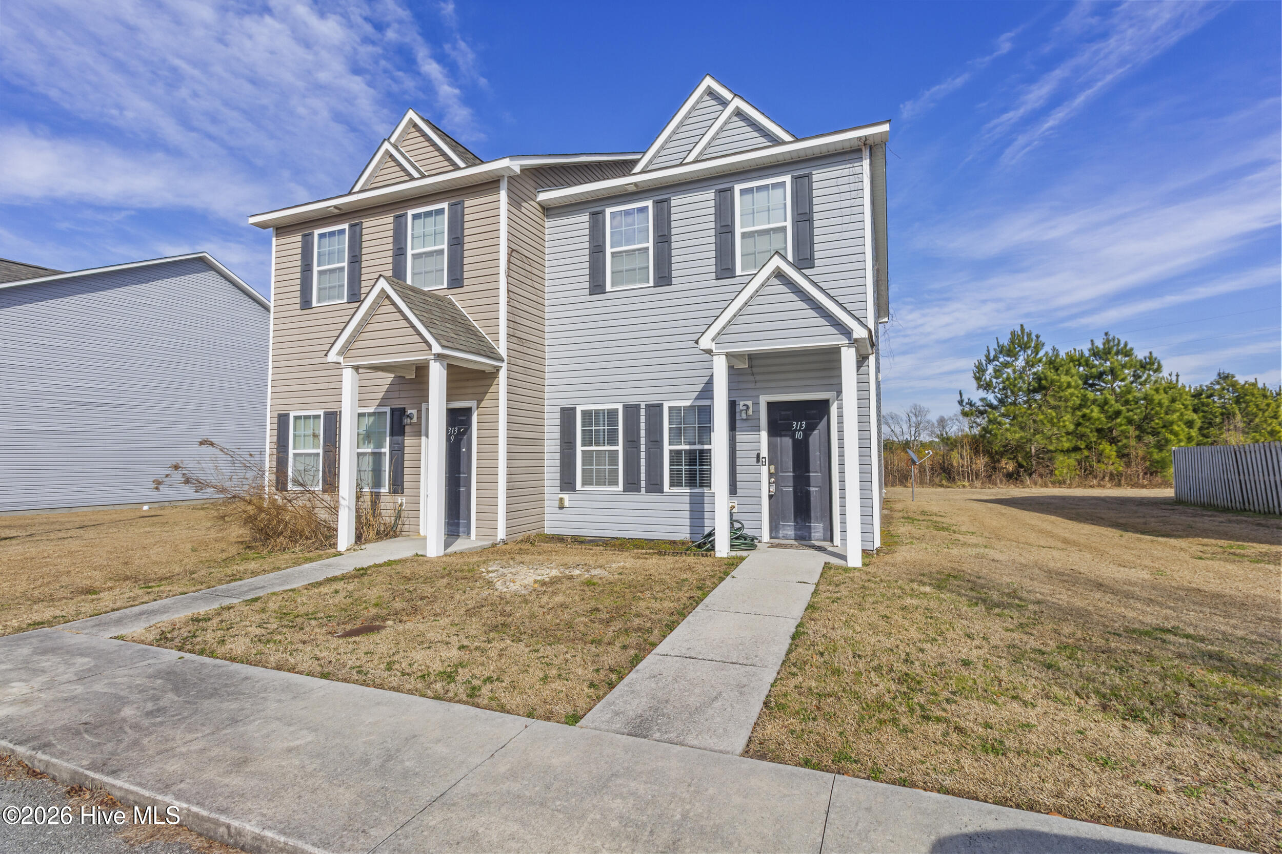 100557945 | Photo 20