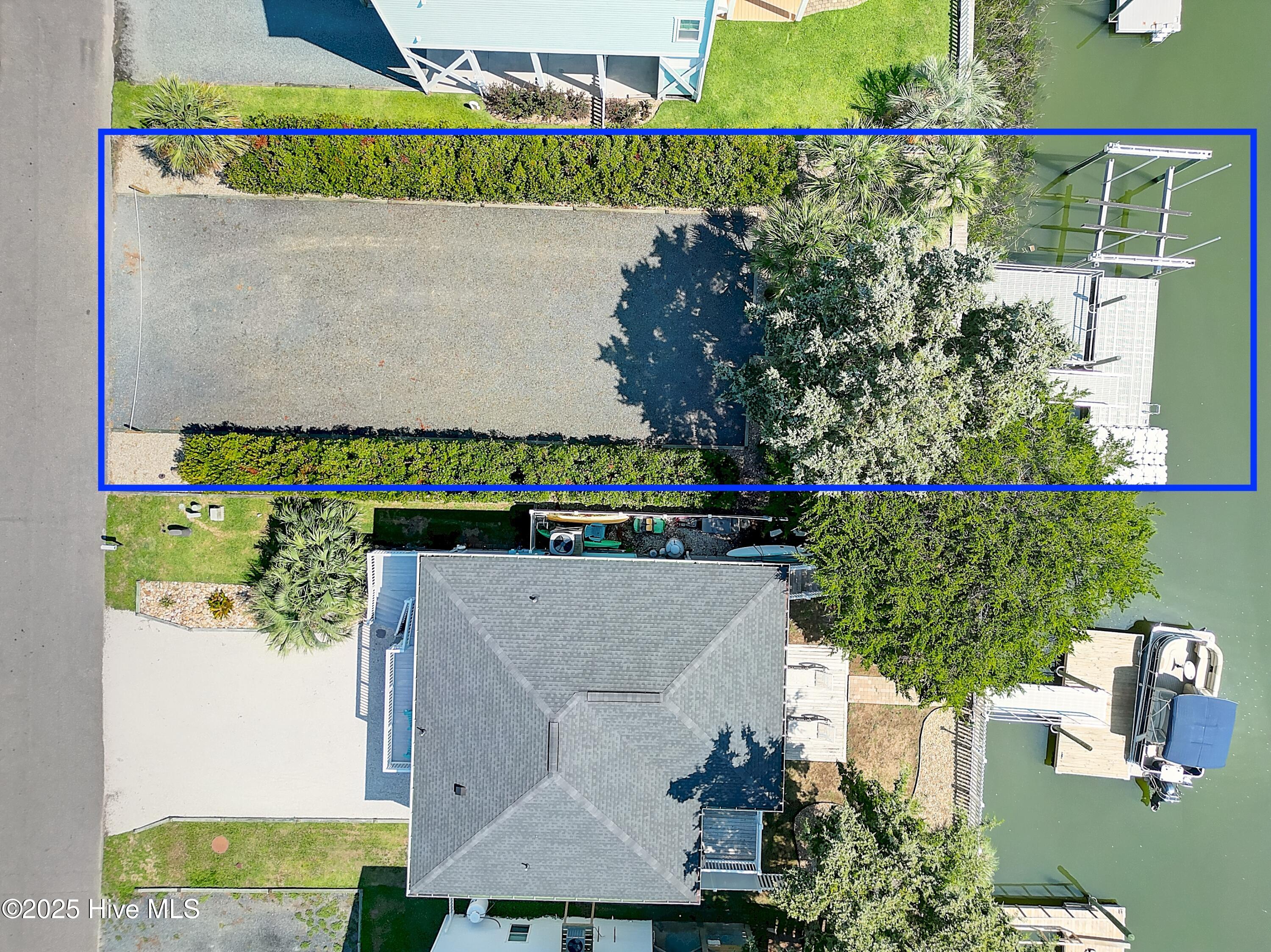 100521655 | Photo 16