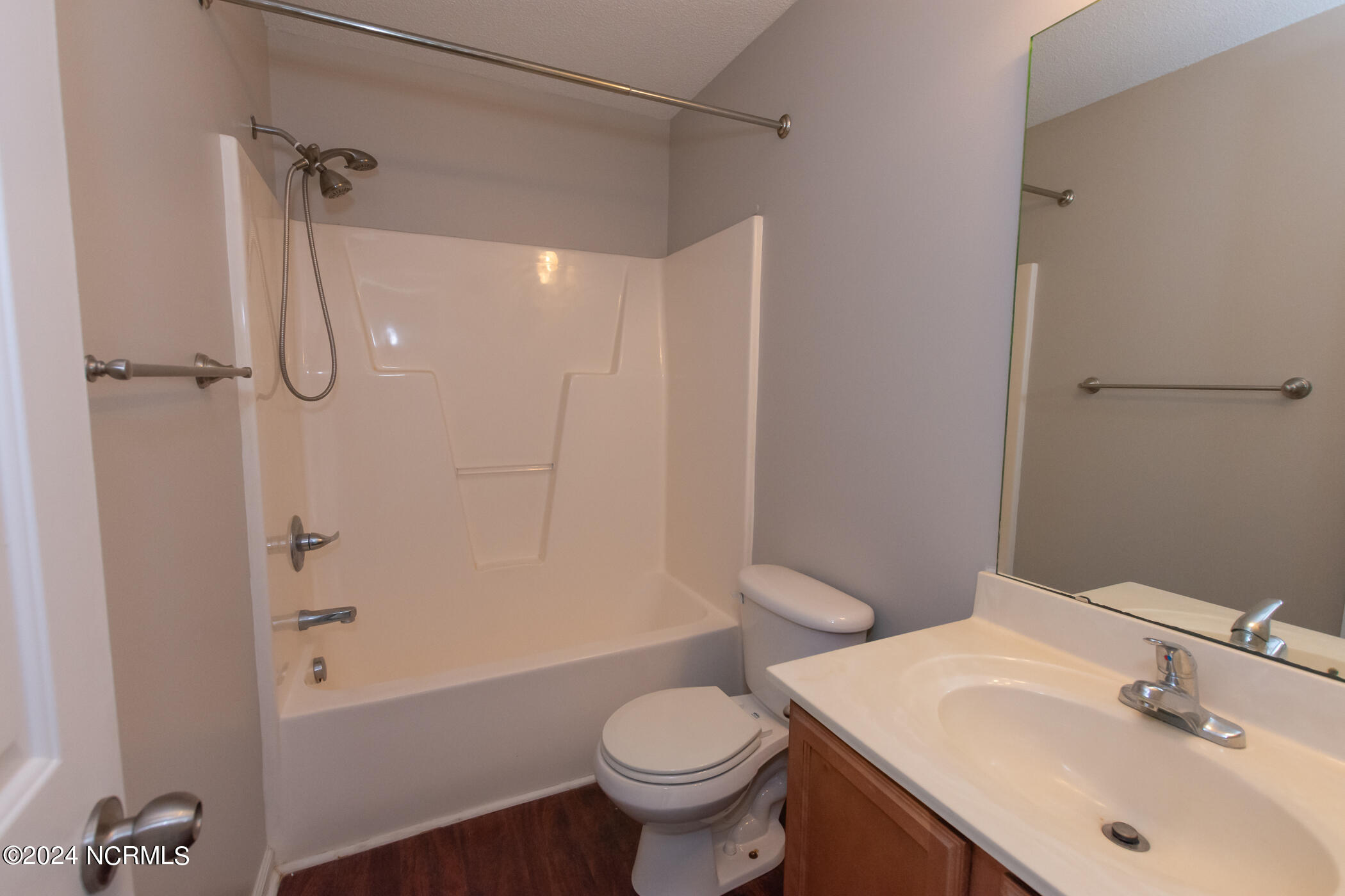 100560057 | Photo 27