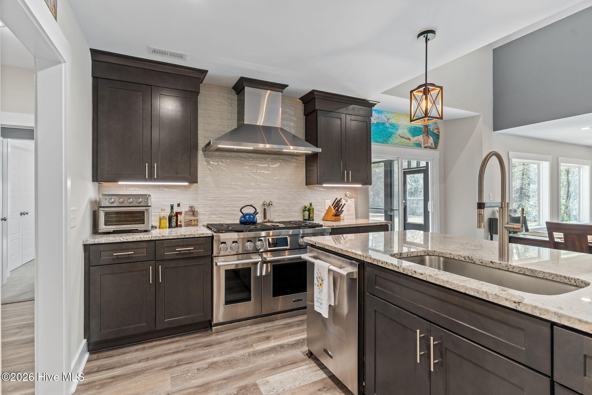 100559500 | Photo 15