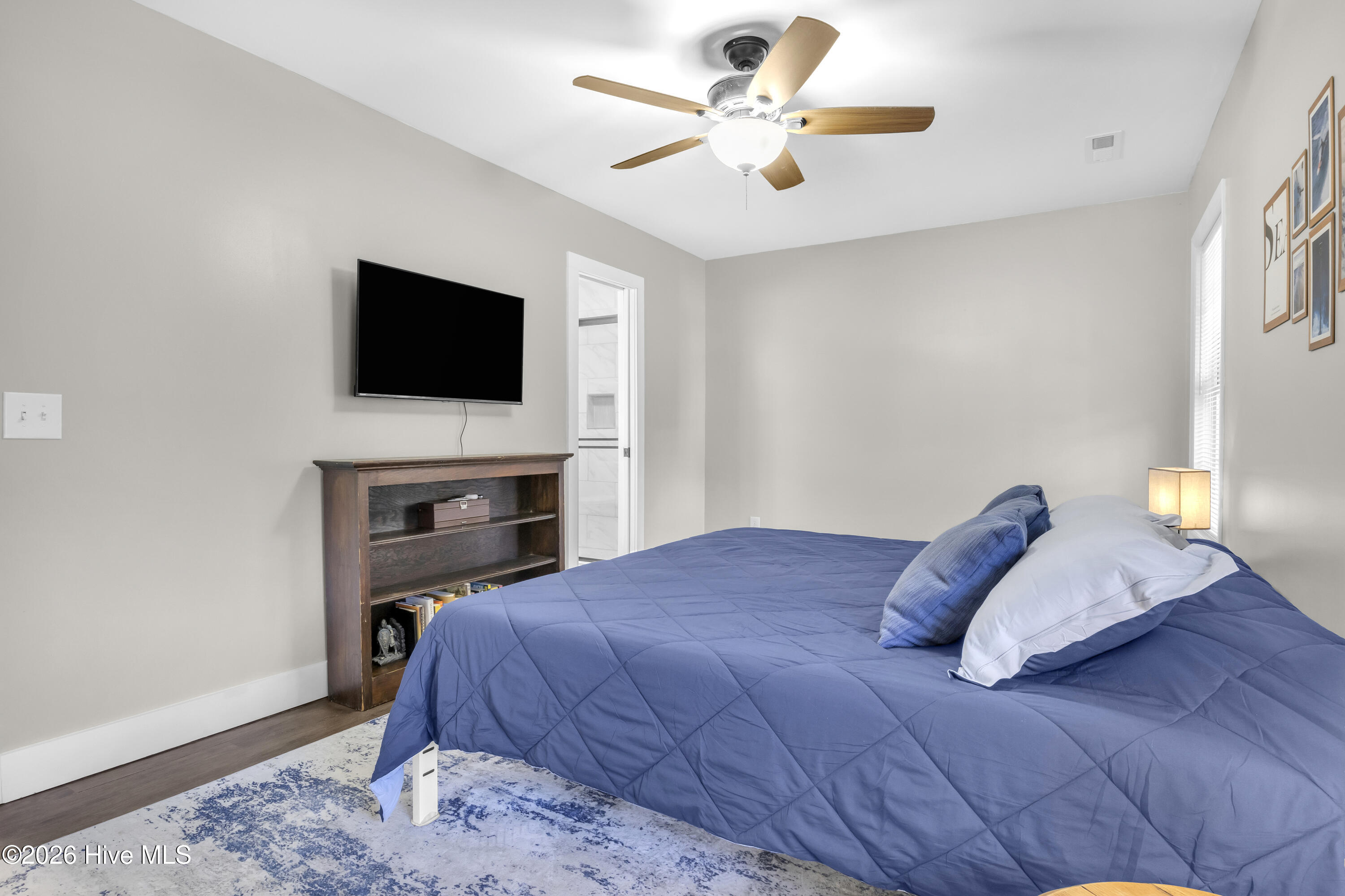 100561178 | Photo 21