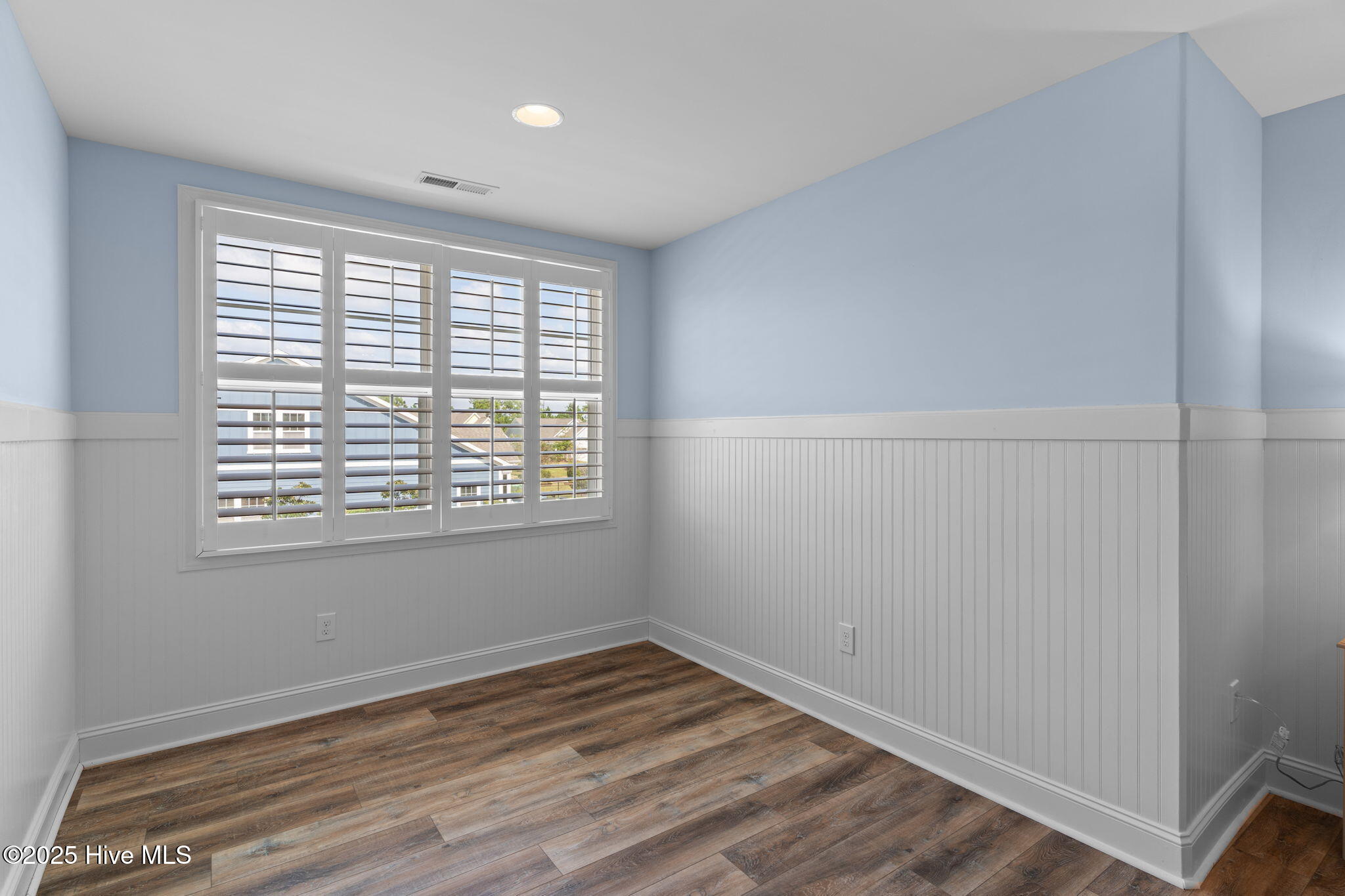 100534405 | Photo 39