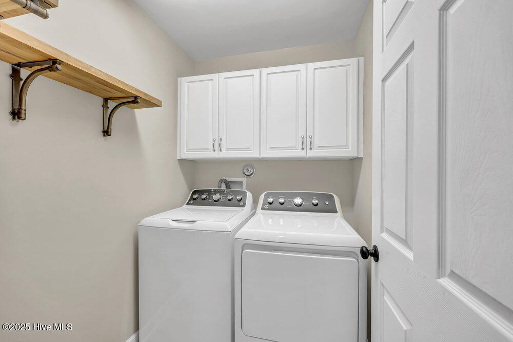 100543937 | Photo 20