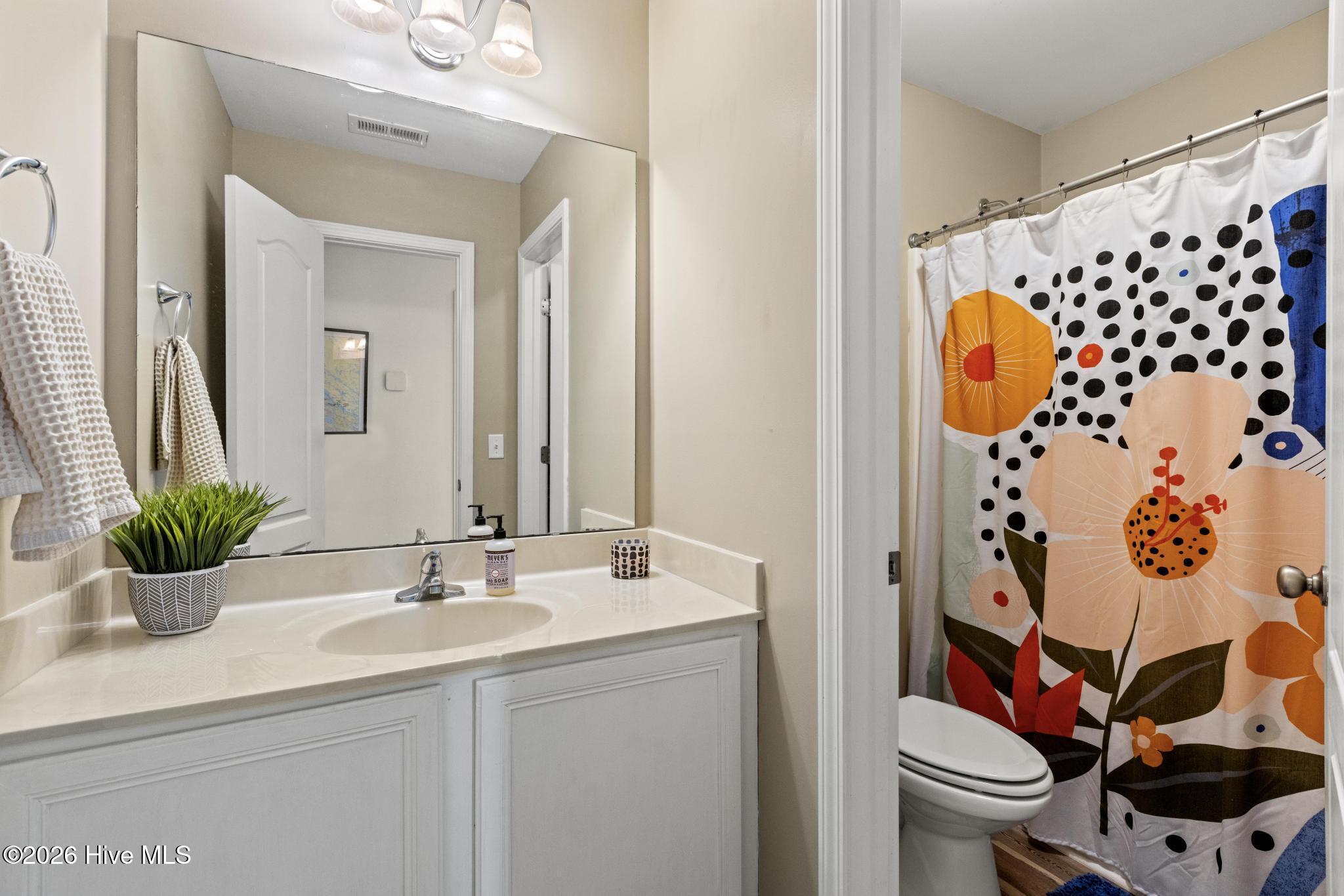 100564842 | Photo 21