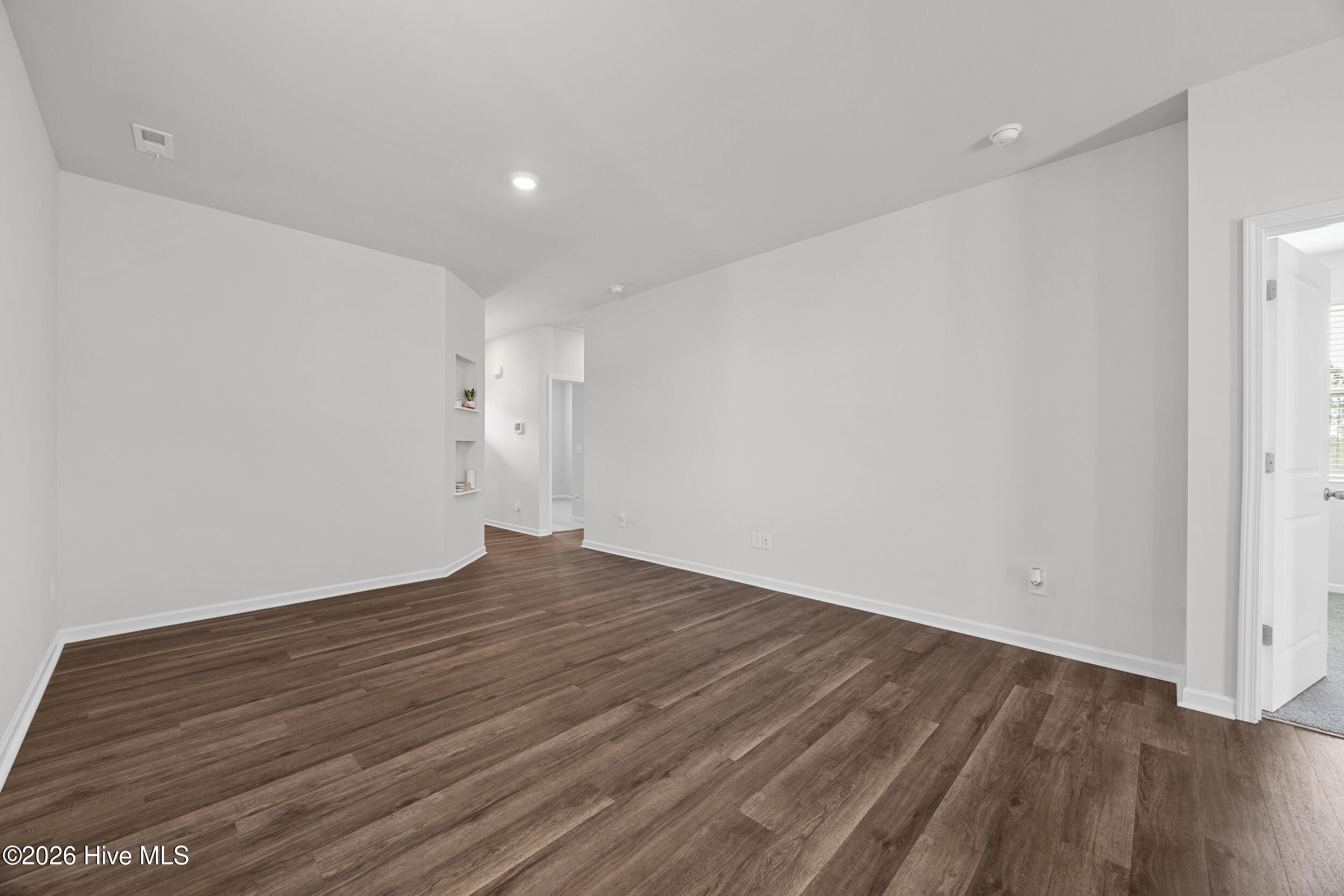 100565485 | Photo 17