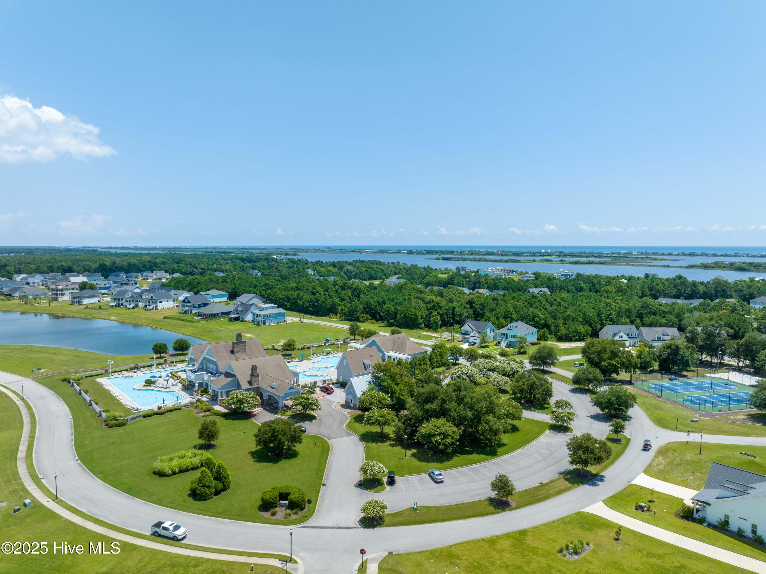 100543712 | Photo 41