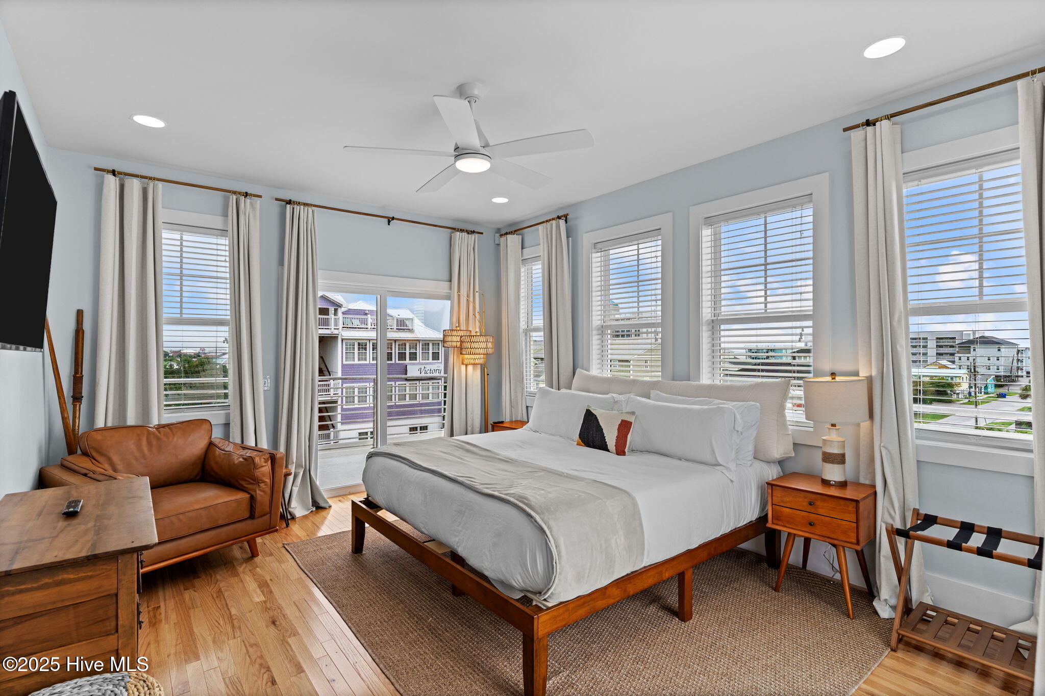 100494725 | Photo 31