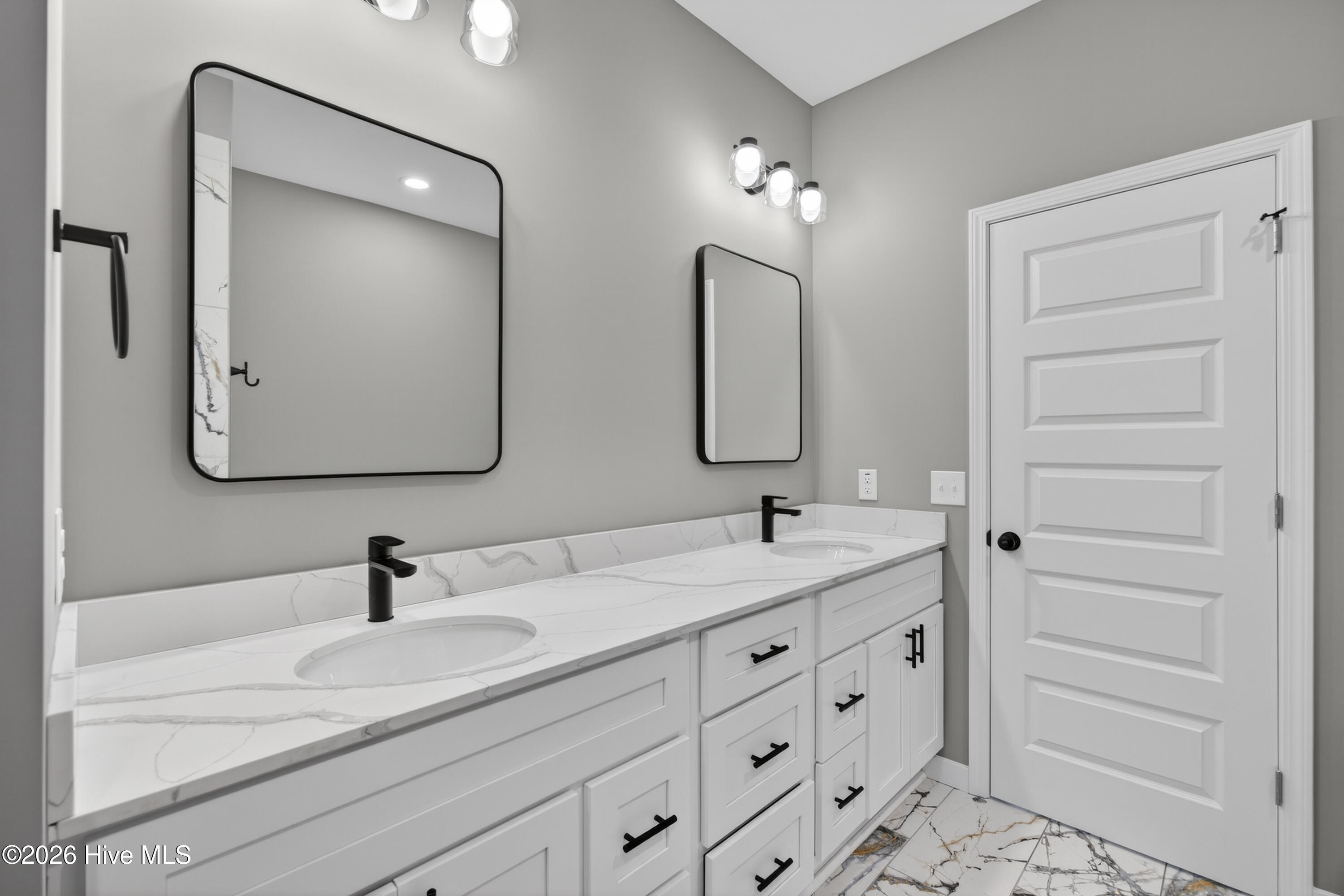 100550006 | Photo 33