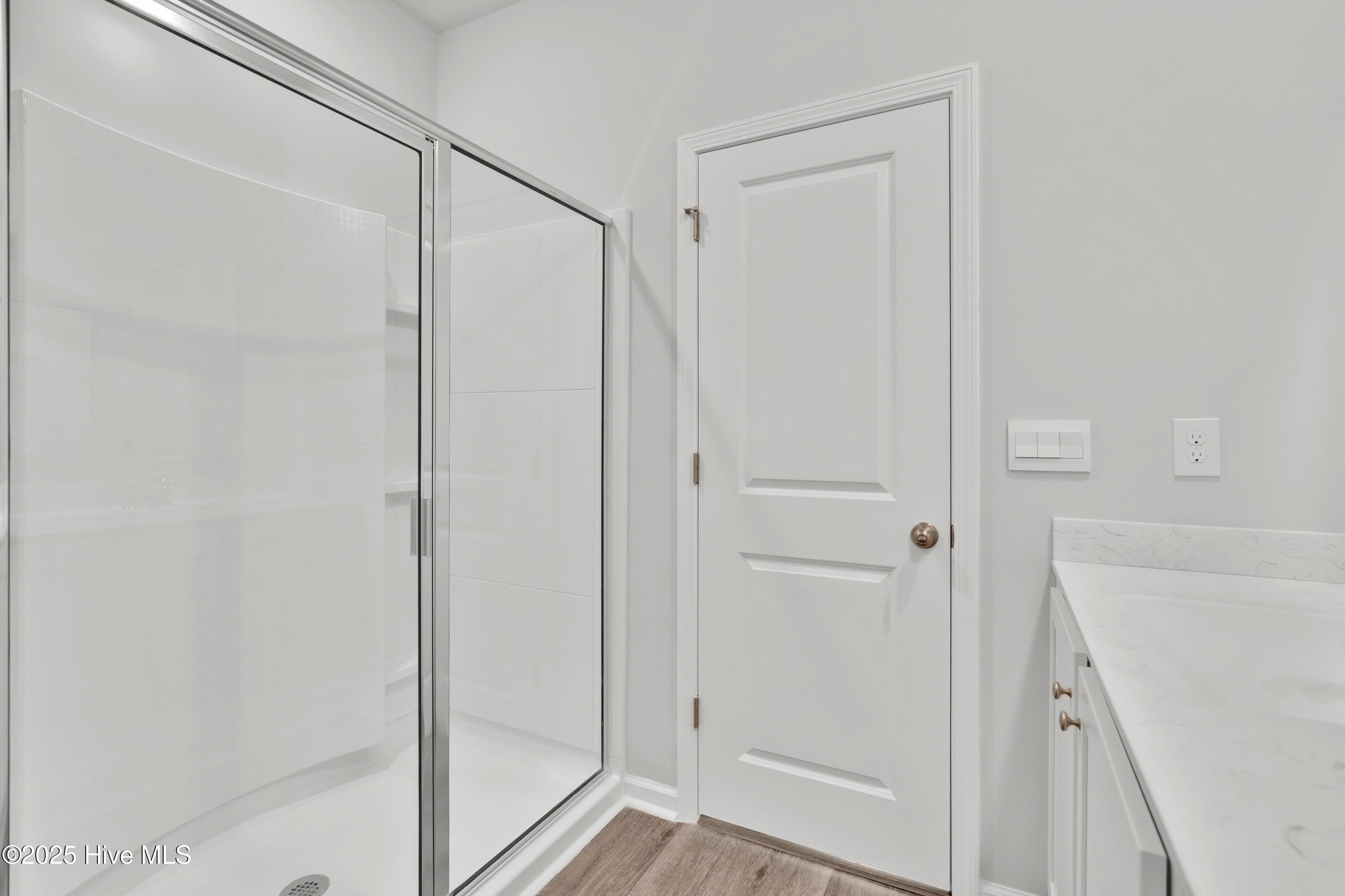 100522330 | Photo 18