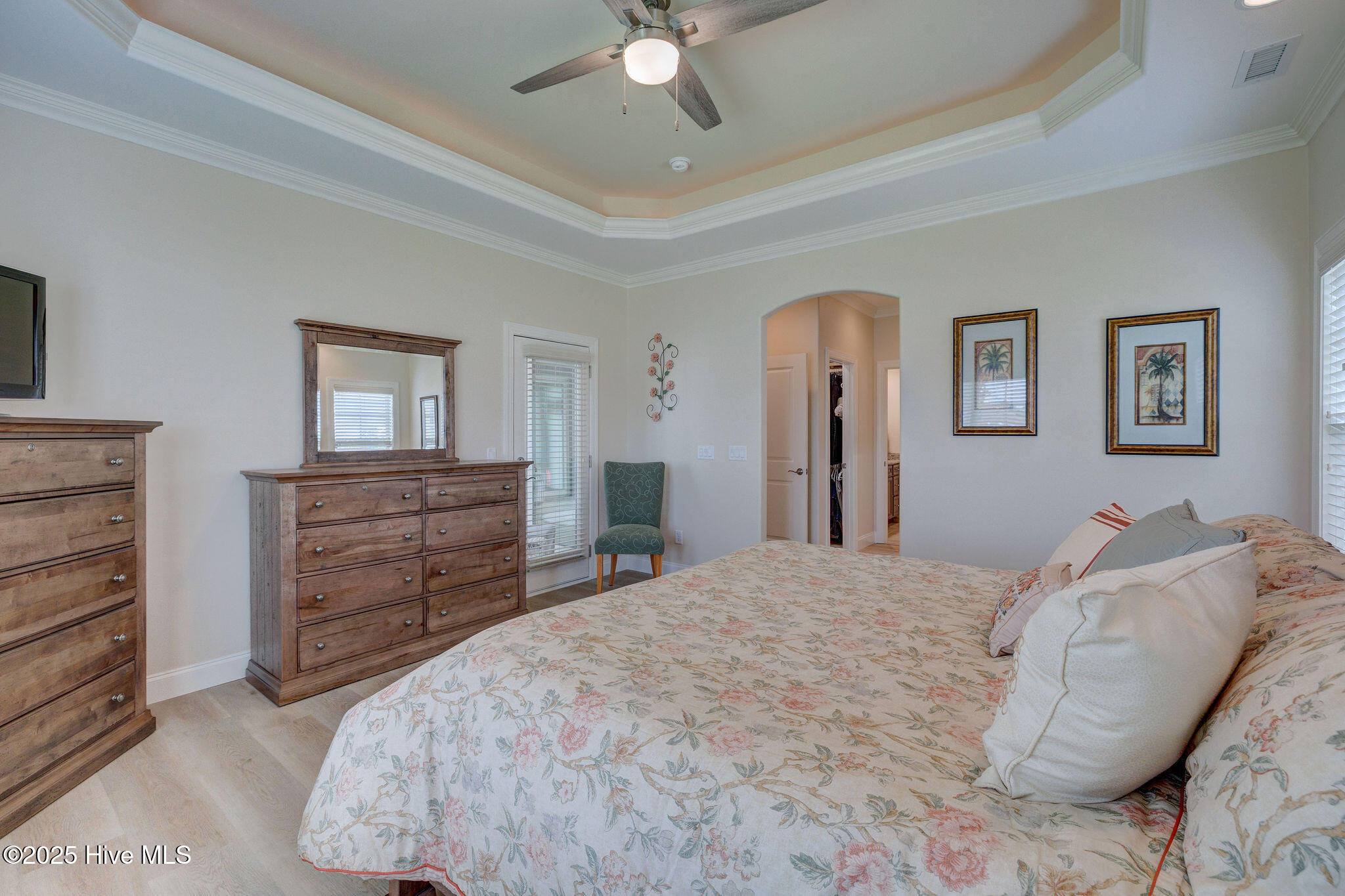 100549436 | Photo 28