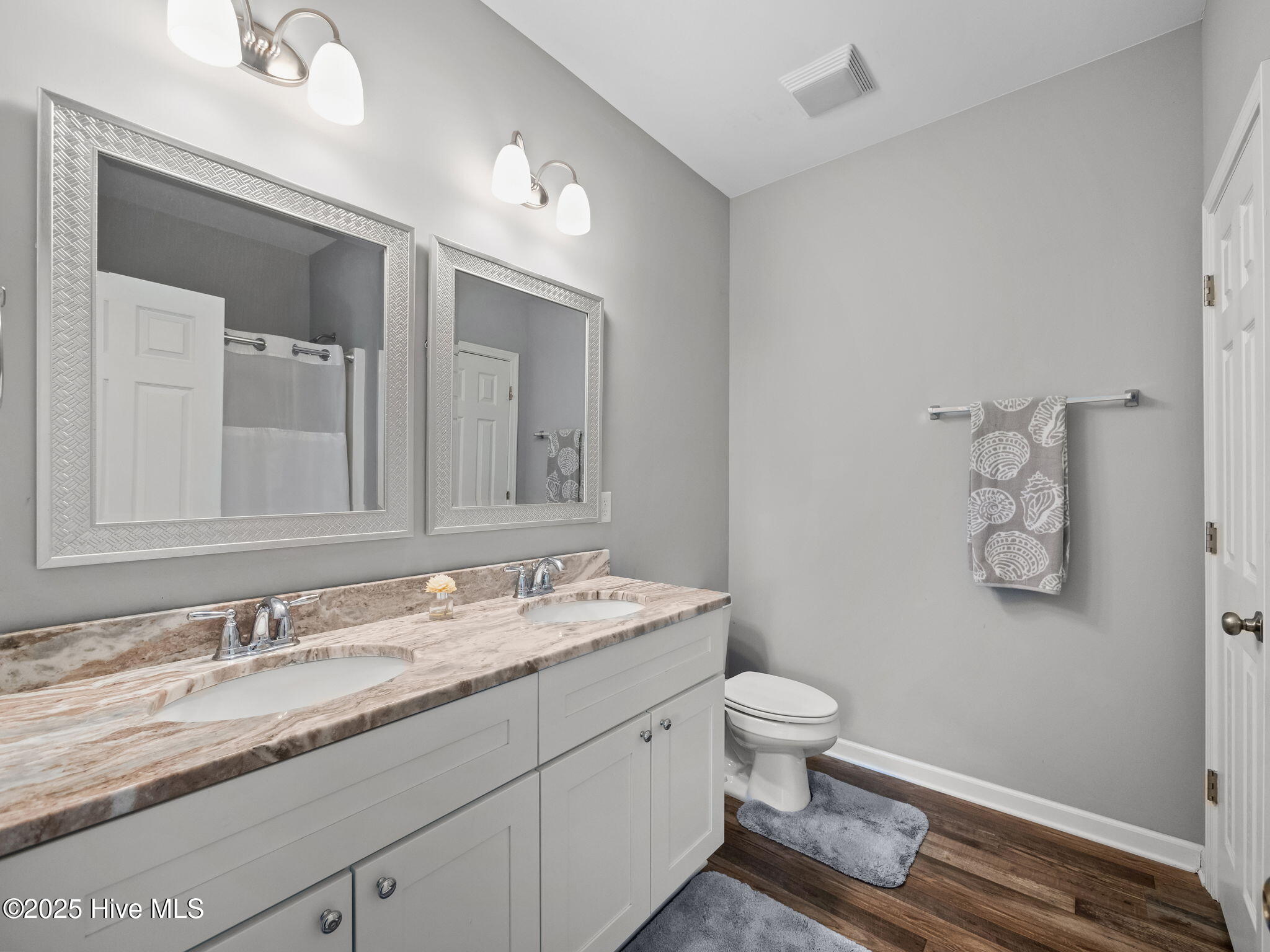 100547361 | Photo 21