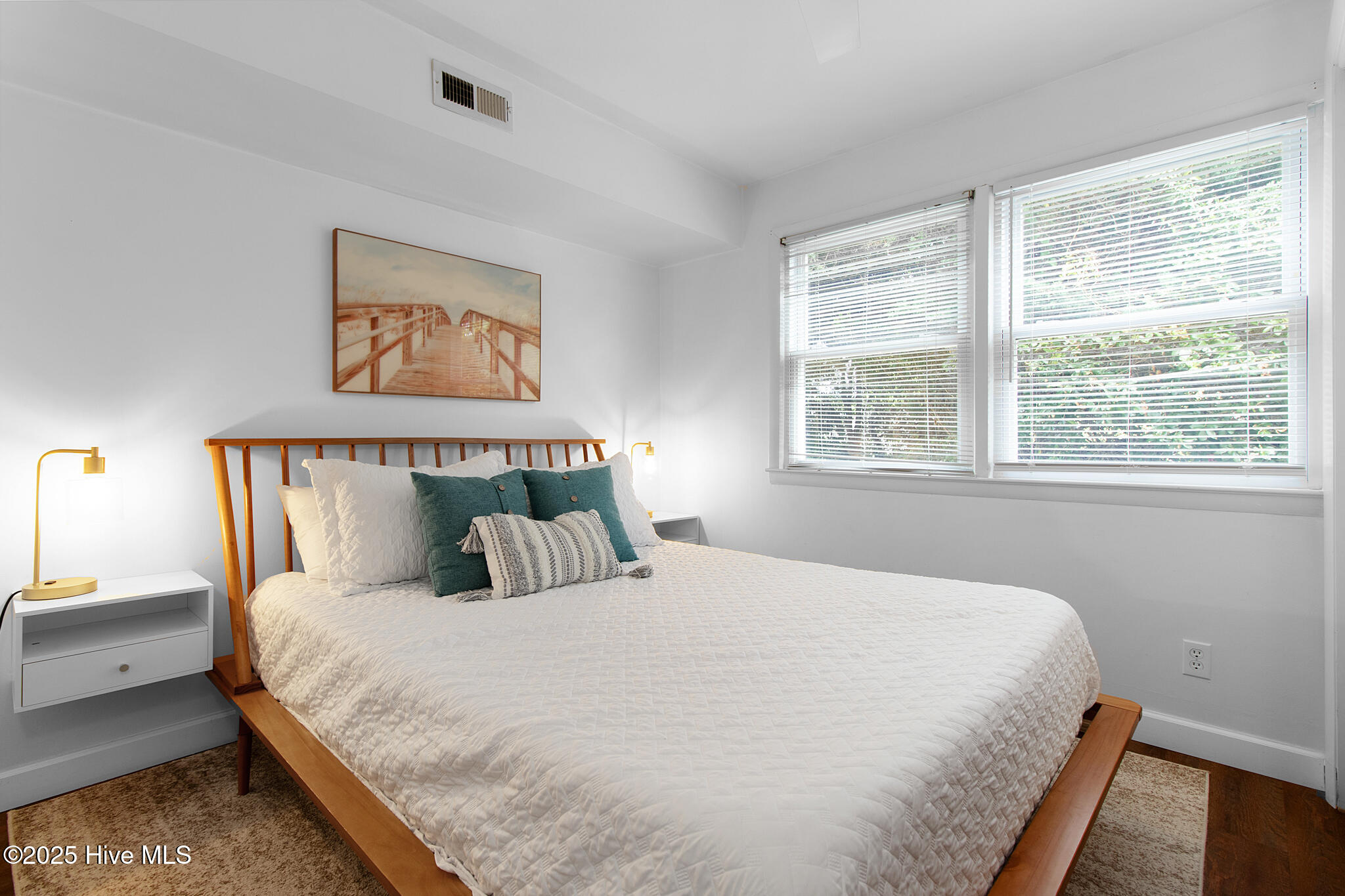 100527418 | Photo 27