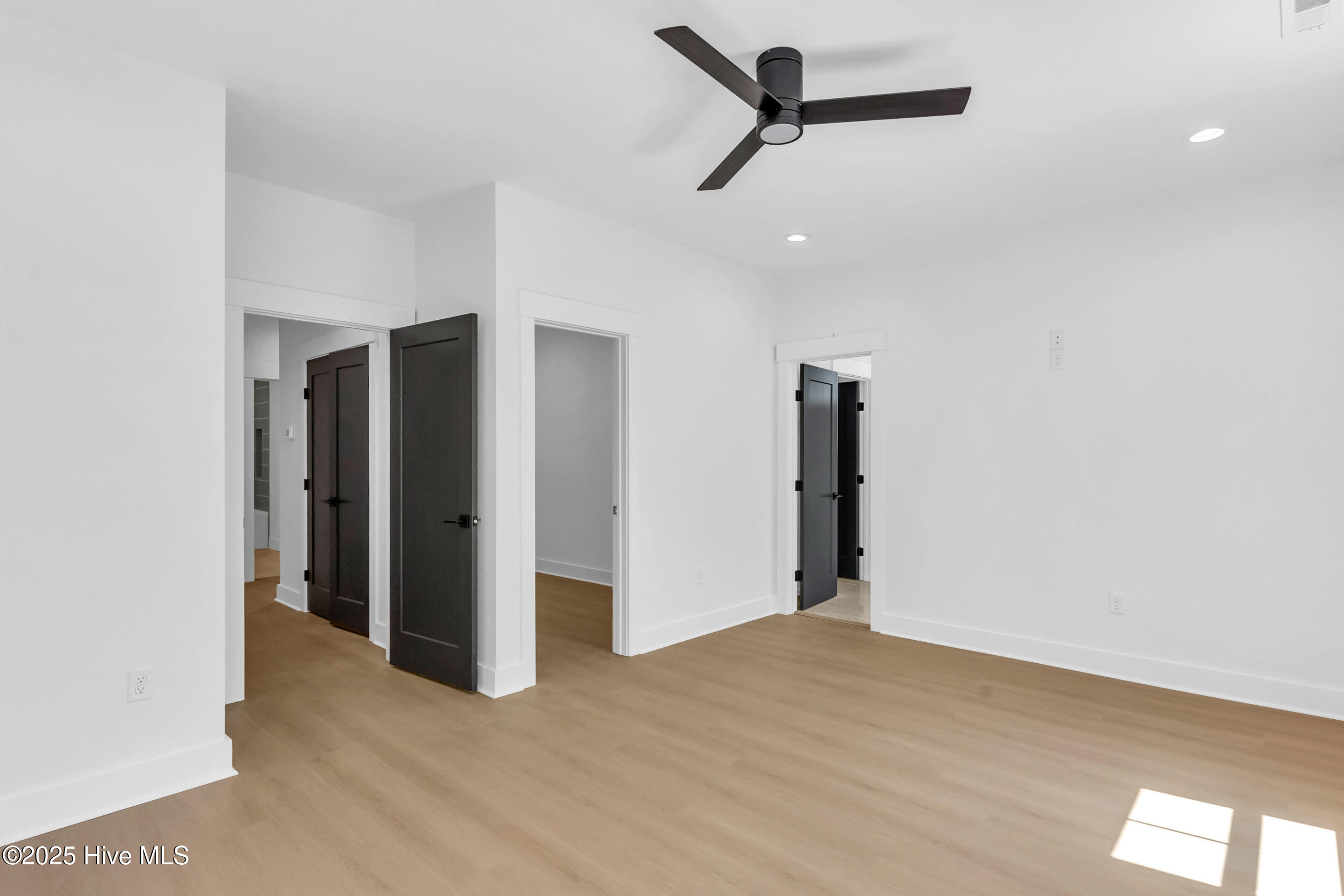 100501521 | Photo 20