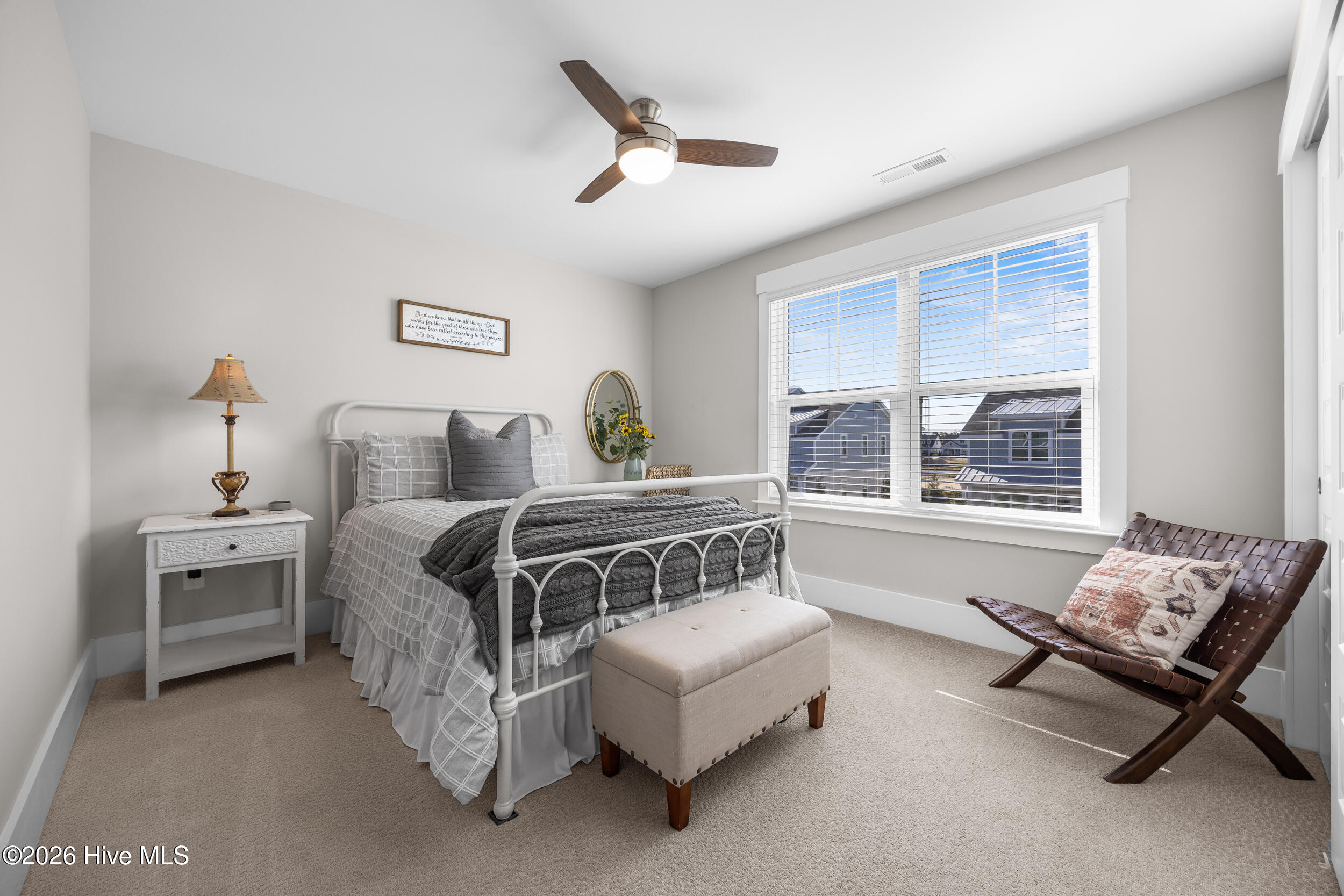 100561279 | Photo 19