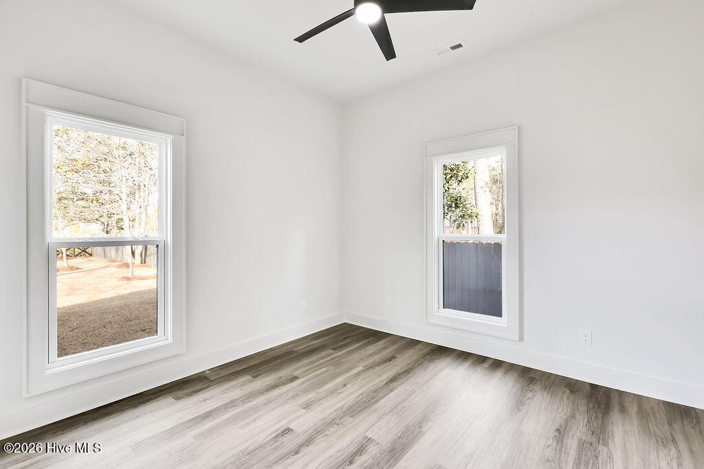 100550907 | Photo 37