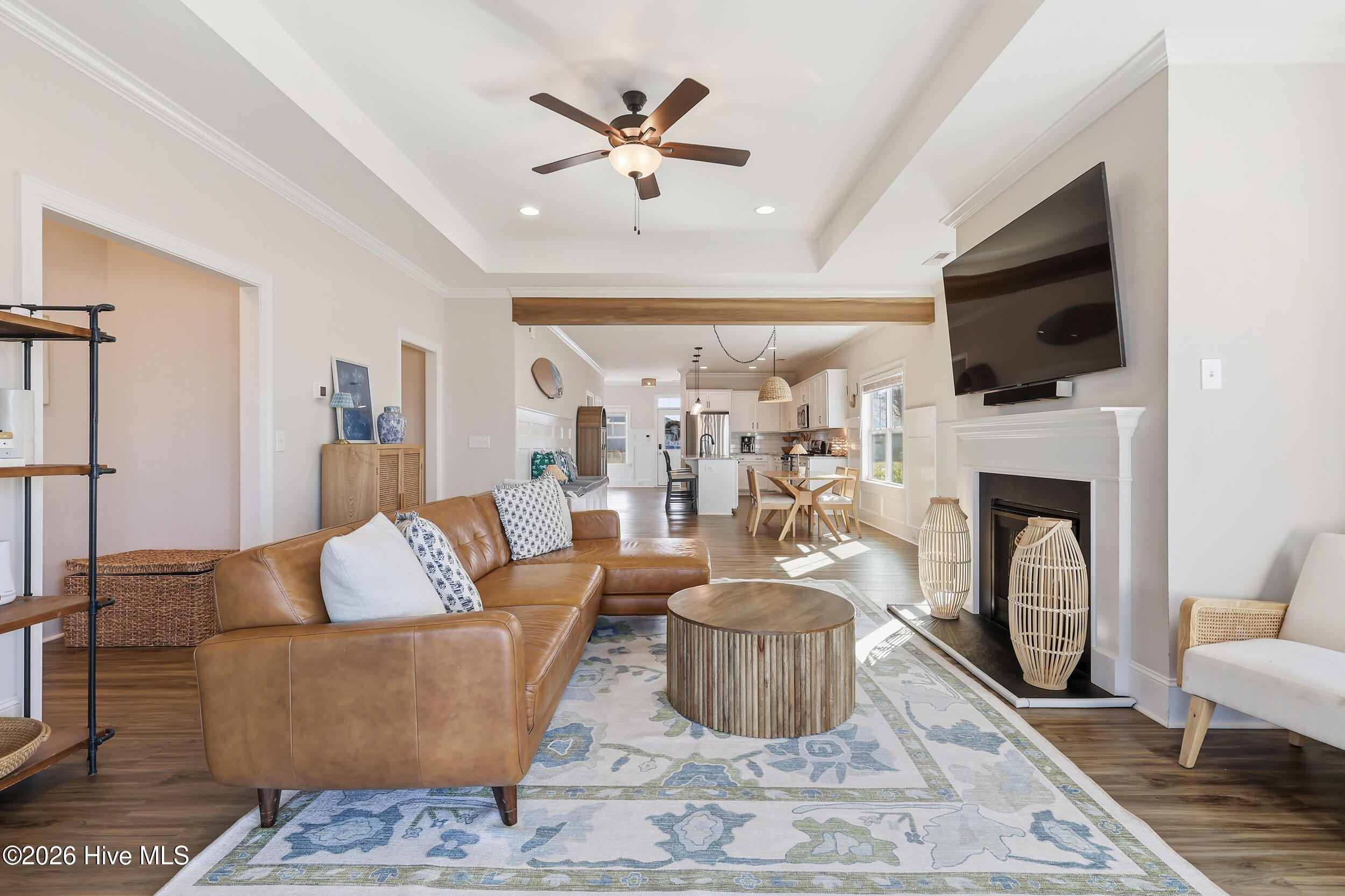 100545228 | Photo 11