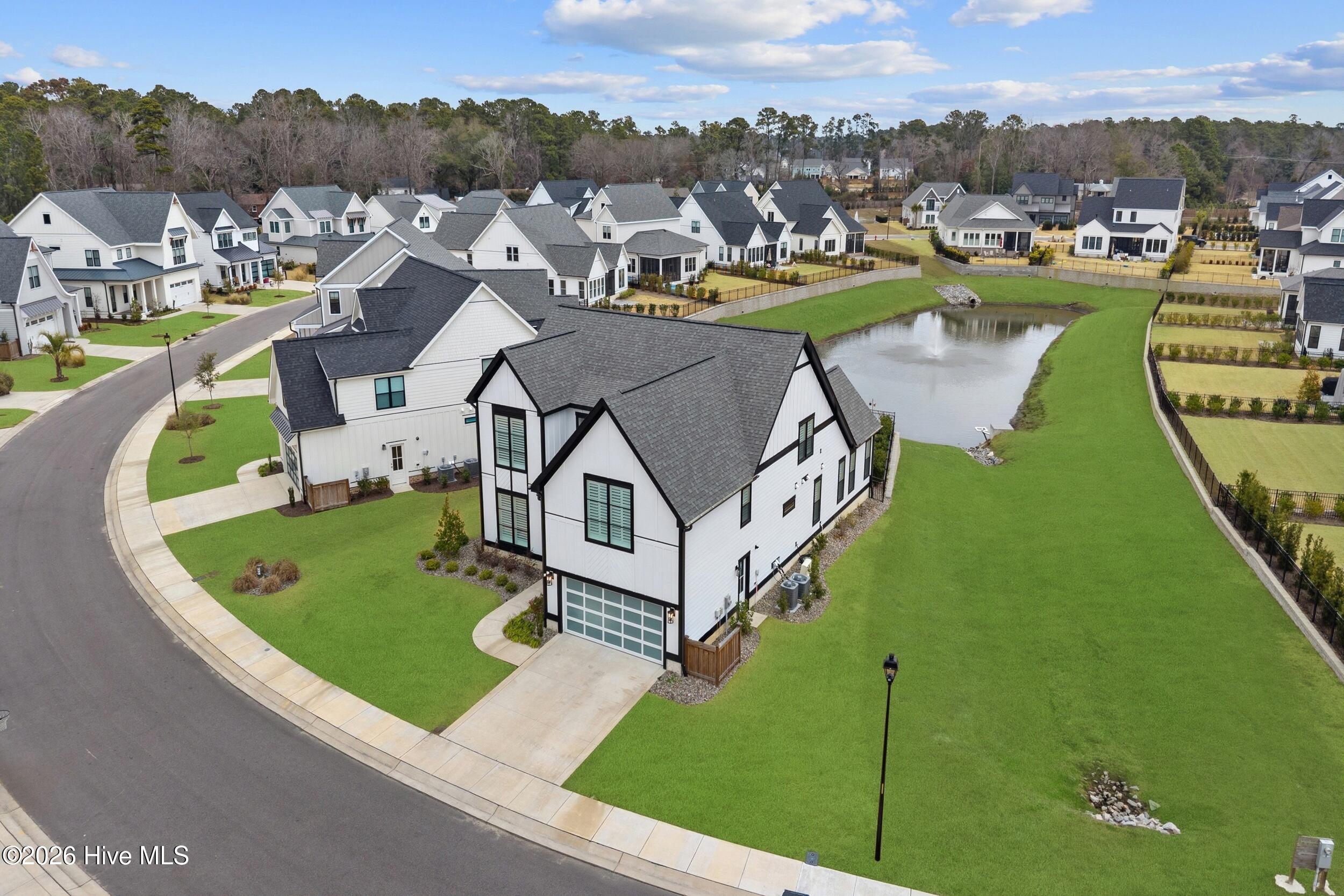 100551729 | Photo 53