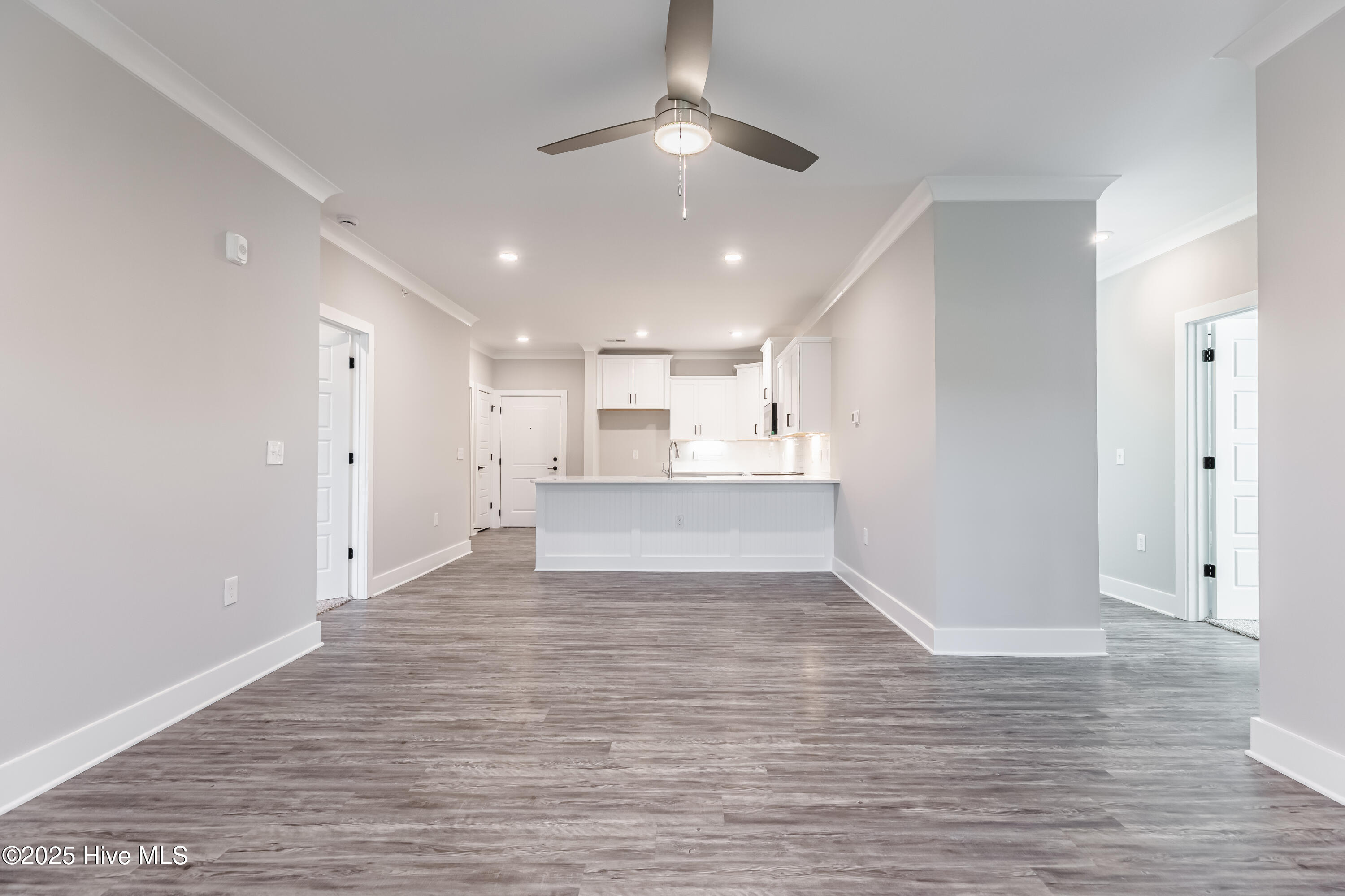 100529358 | Photo 14