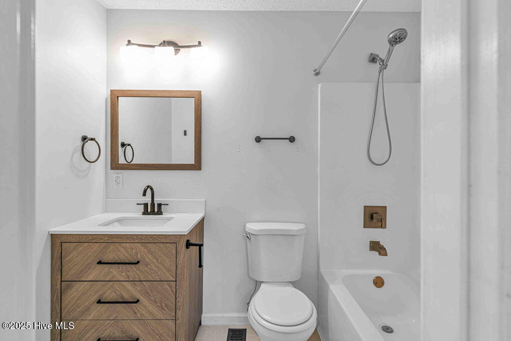 100546820 | Photo 17