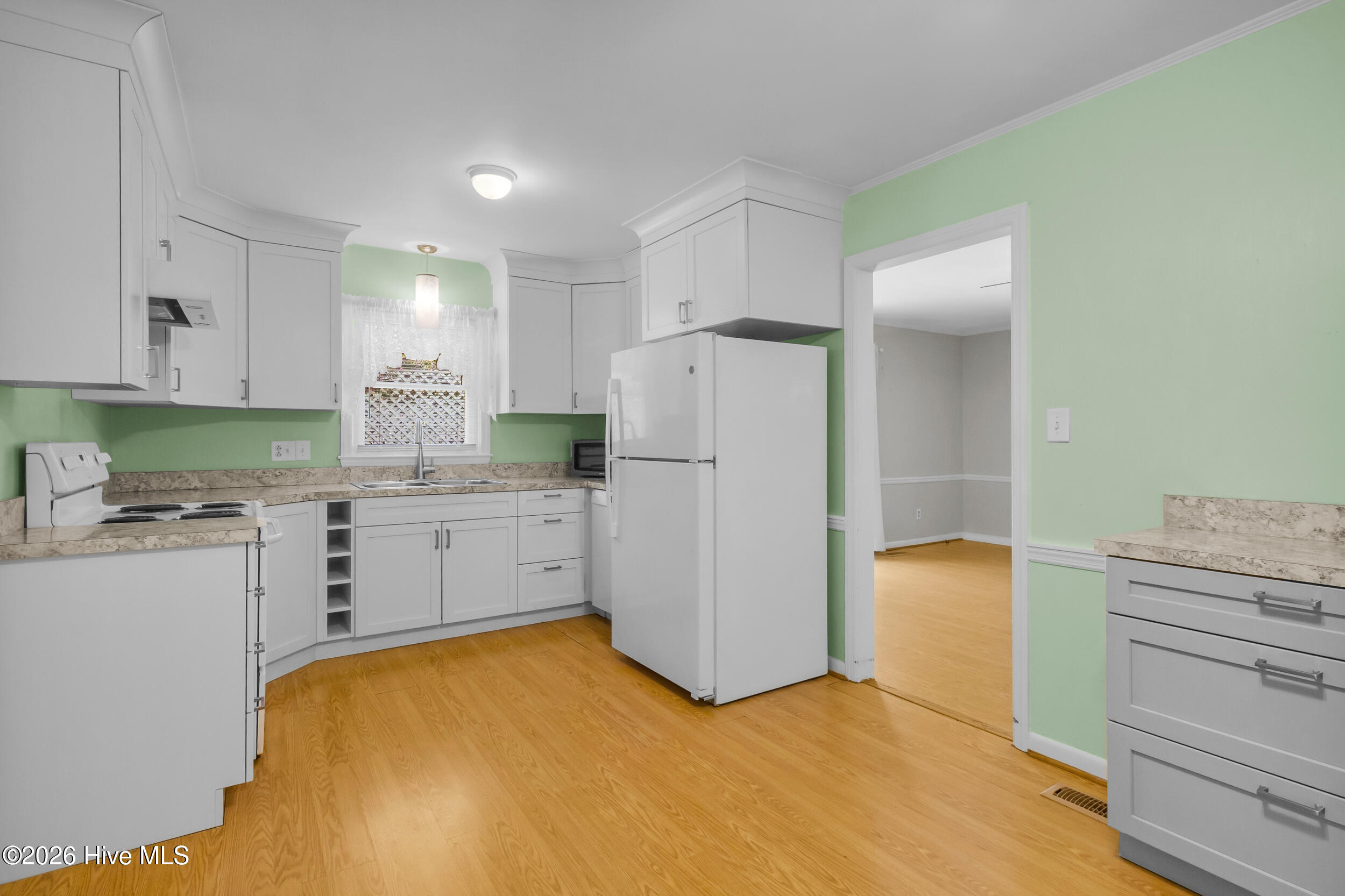 609 Edgehill Road, Trent Wood