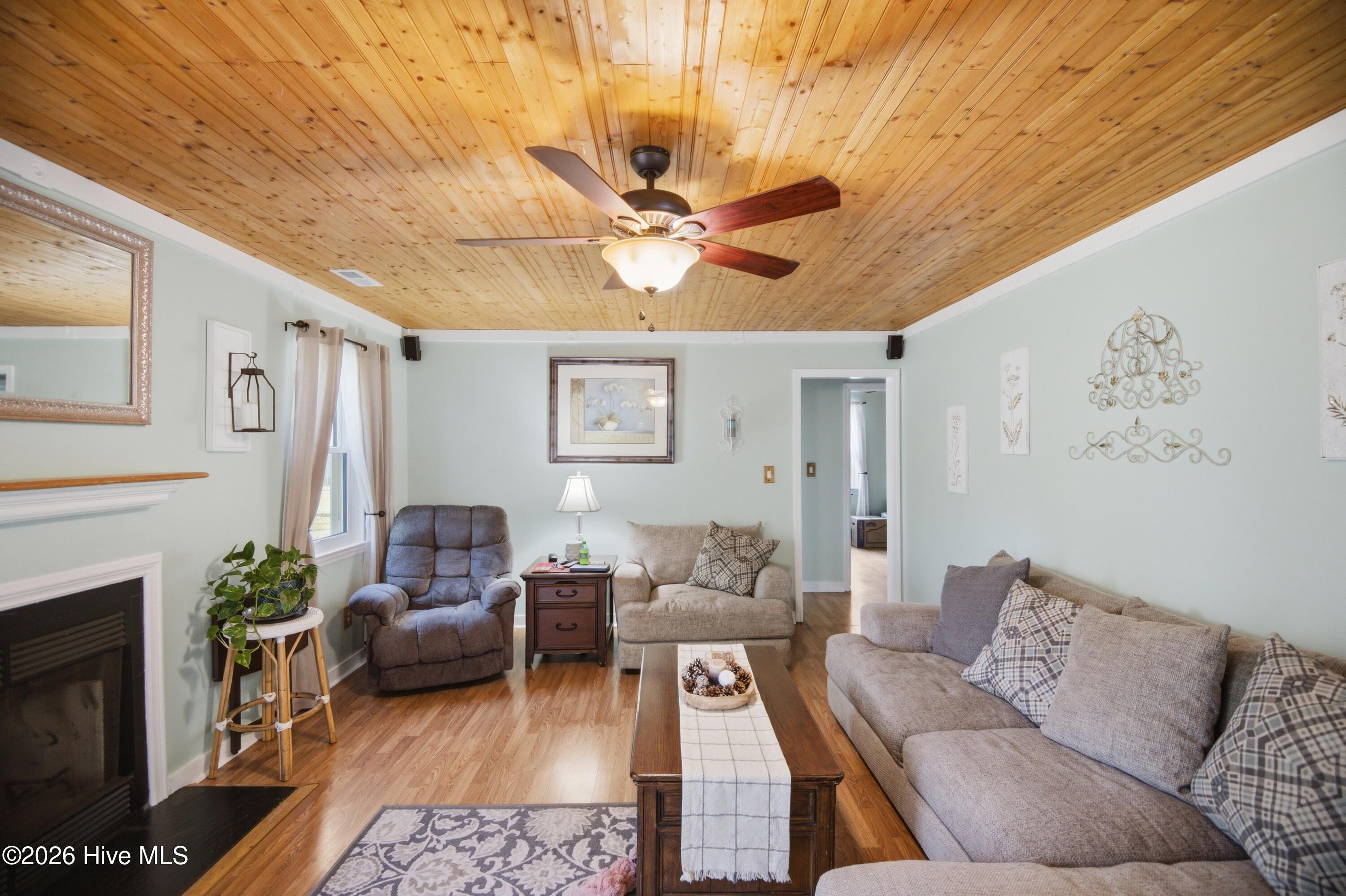 100565180 | Photo 12