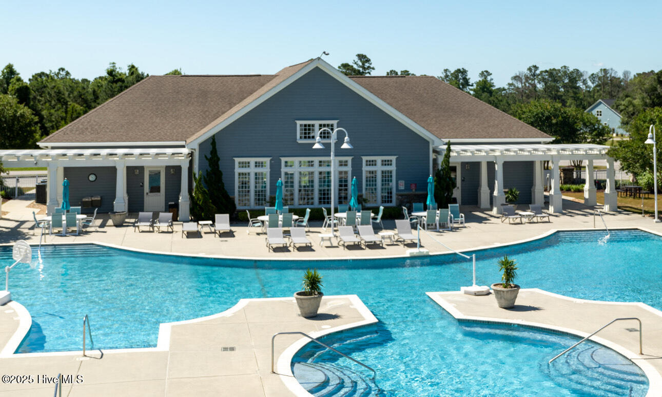 100535671 | Photo 50