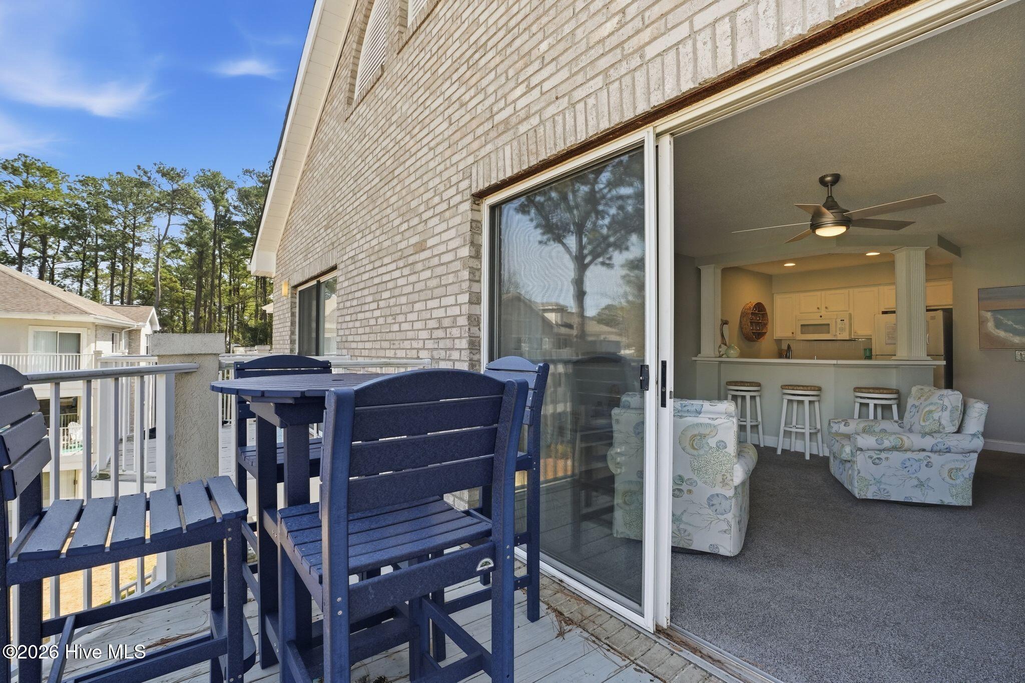 100559289 | Photo 18