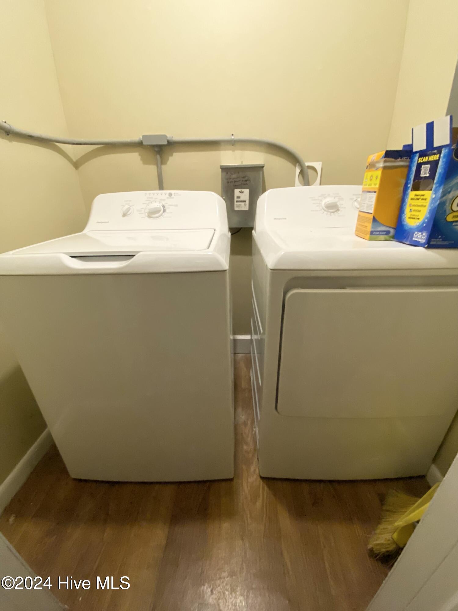 100548371 | Photo 19