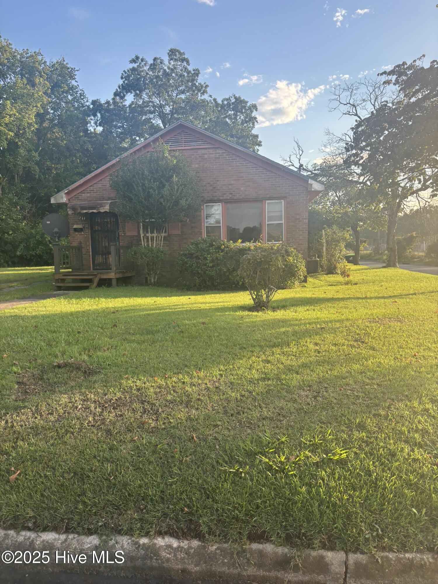 This nice 1-acre lot home is Great for first-time home buyer or investor. This home features 3 bedrooms and 1 bath. dining room and eat in kitchen. Home is being sold as is.  Schedule your showing today.